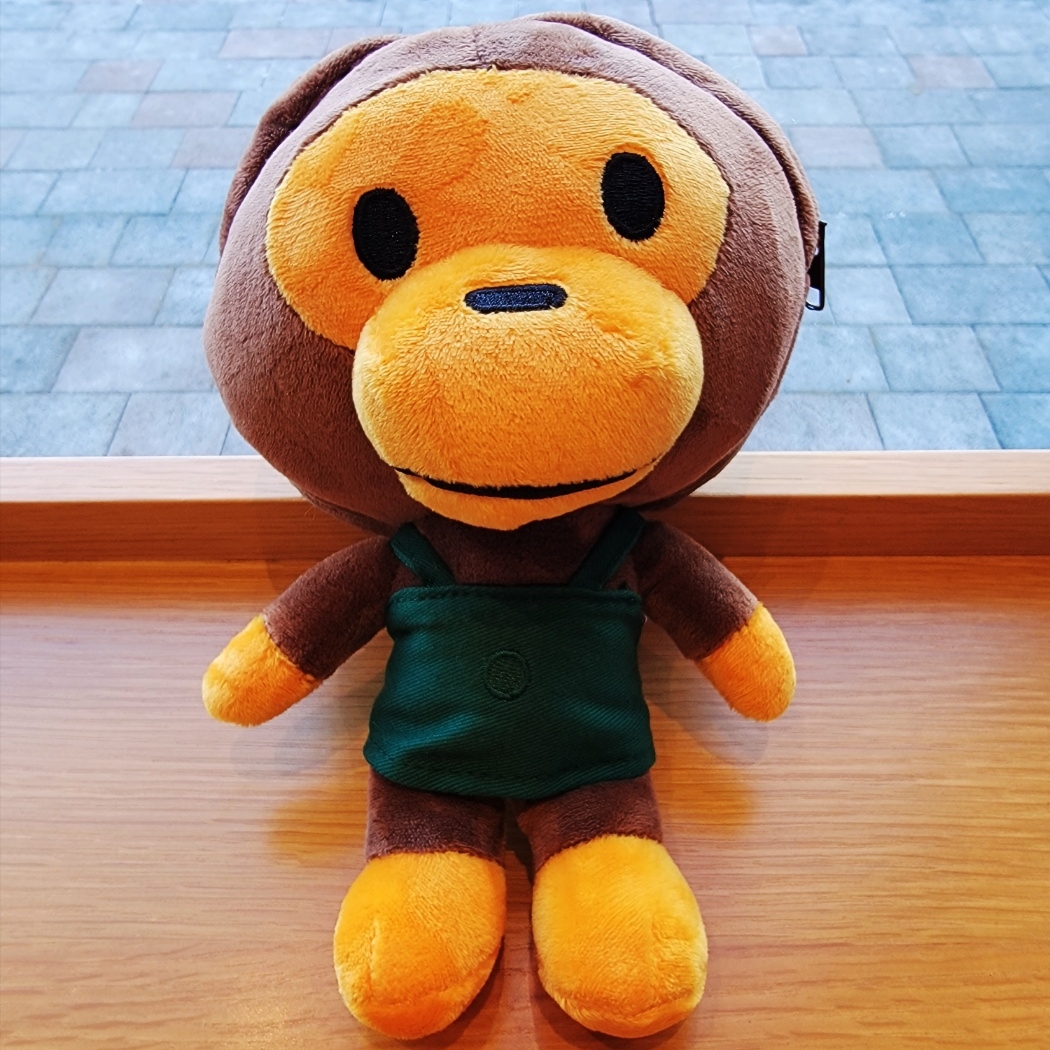 Starbucks x BAPE Baby Milo Foldable Bag 착용 스타일