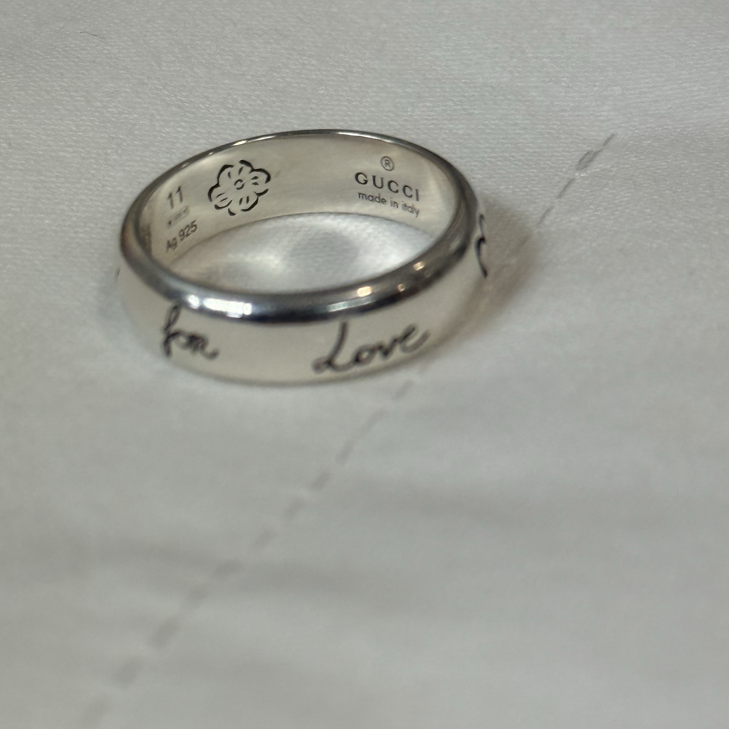 Gucci Blind For Love Ring Silver 착용 스타일
