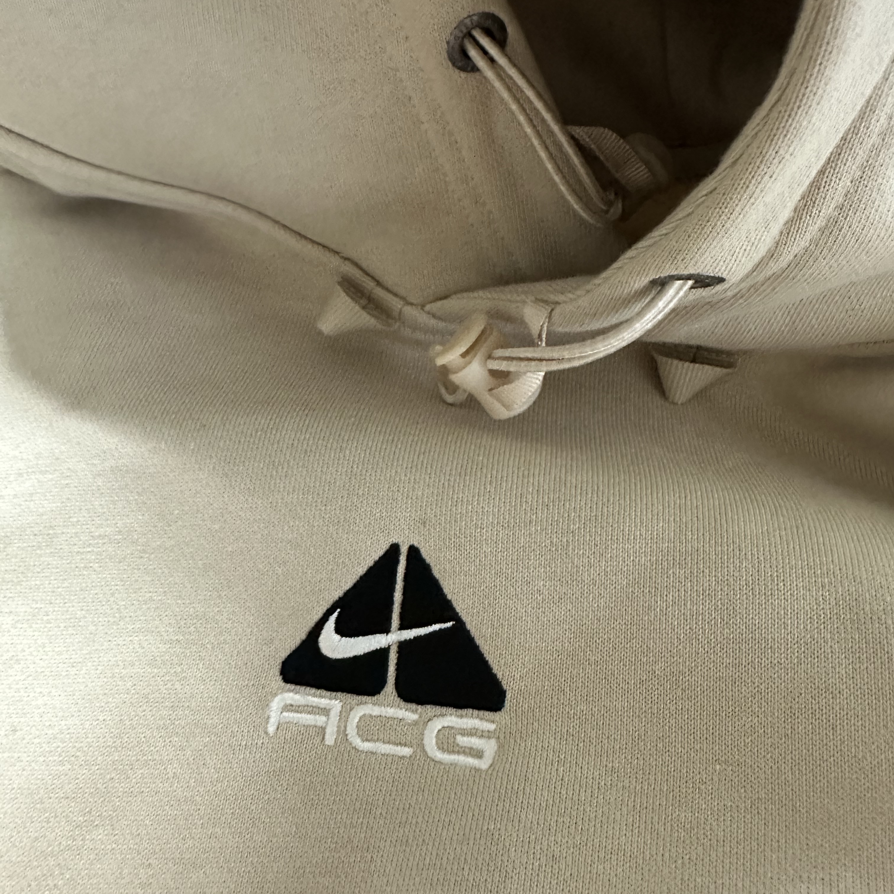 Nike ACG Therma-Fit Pullover Fleece Hoodie Sanddrift - Asia 착용 스타일