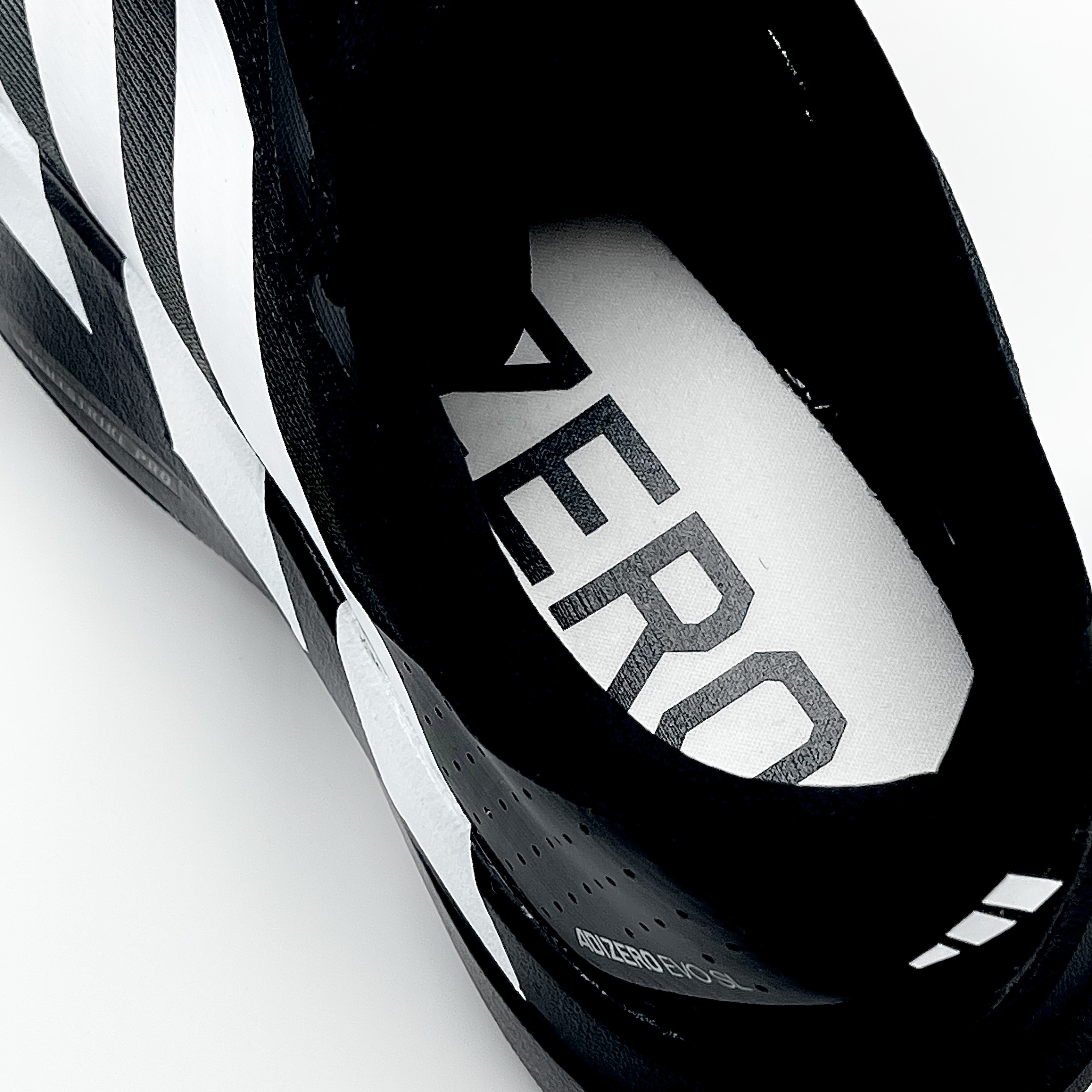 Adidas Adizero EVO SL Core Black Cloud White 착용 스타일 - 9