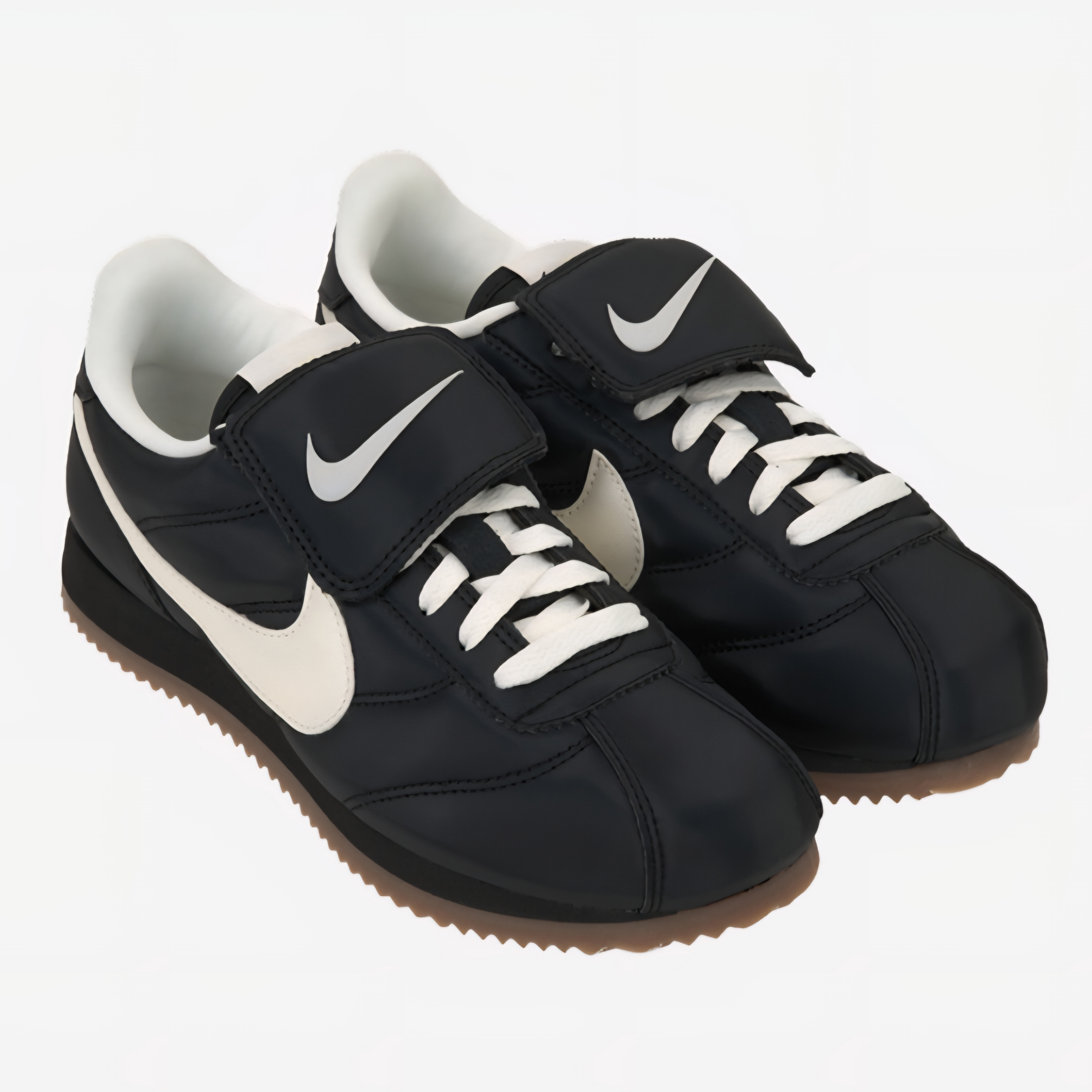 Nike Cortez SE Black Gum Brown 착용 스타일