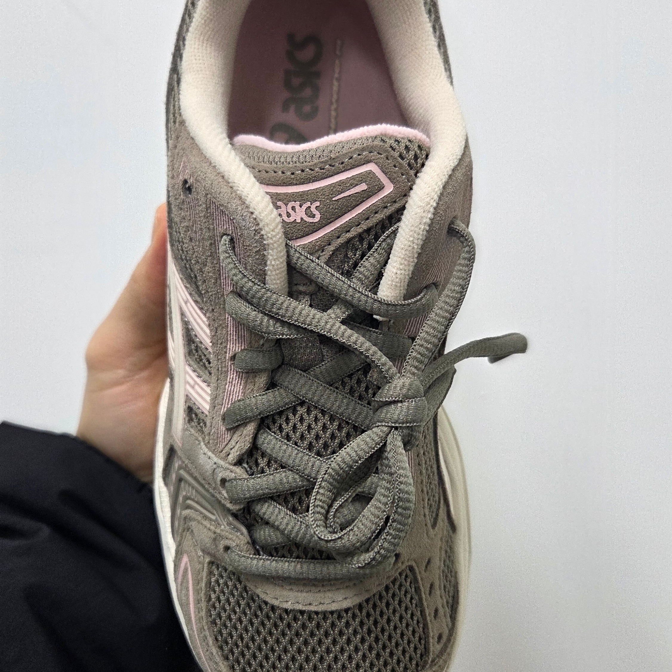 (W) Asics Gel-Kayano 14 Mink Cream 착용 스타일 - 2