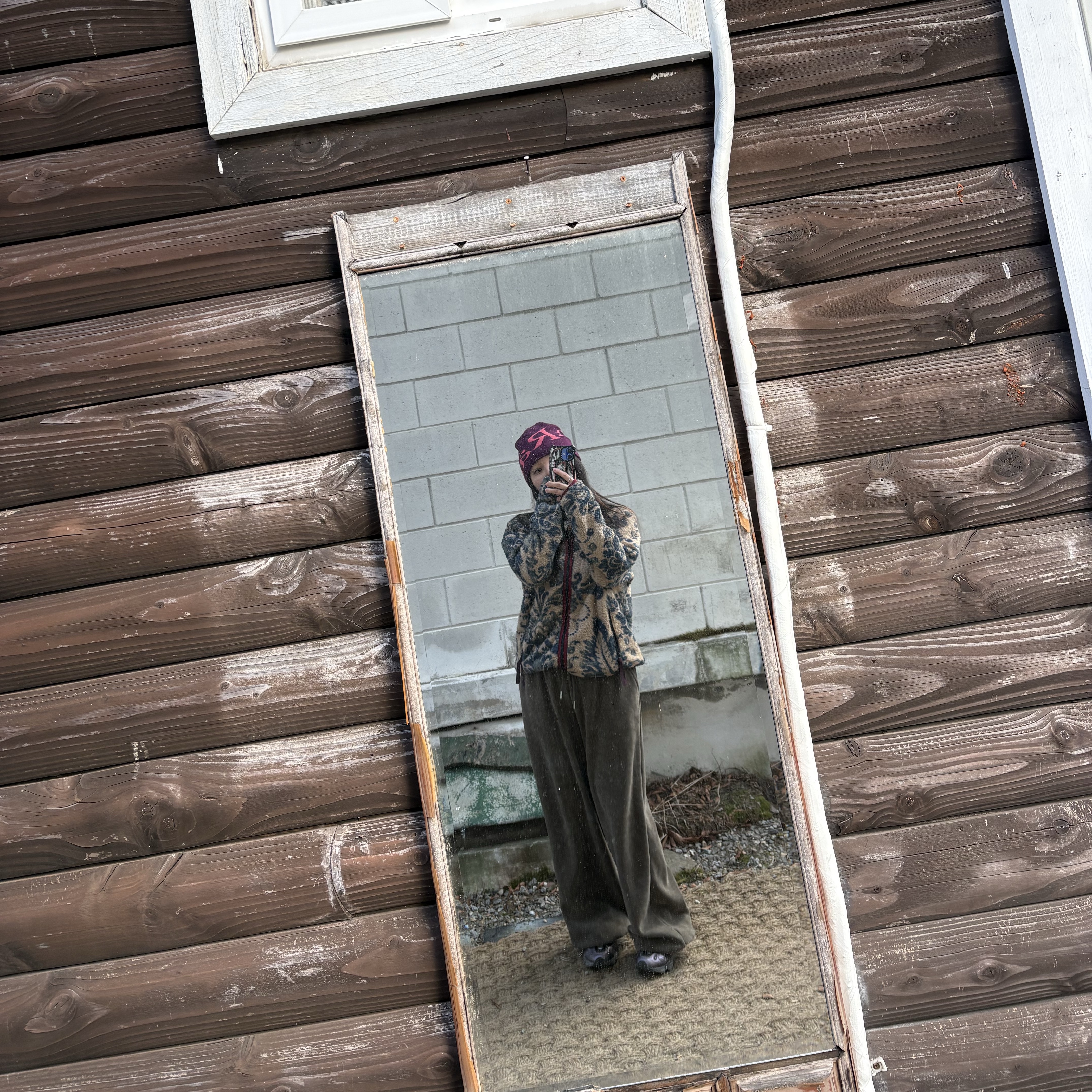 Kapital Damask Pattern Maria Fleece Zip Blouson Beige, Rab Logo Beanie Mulberry Hibiscus 착용 스타일