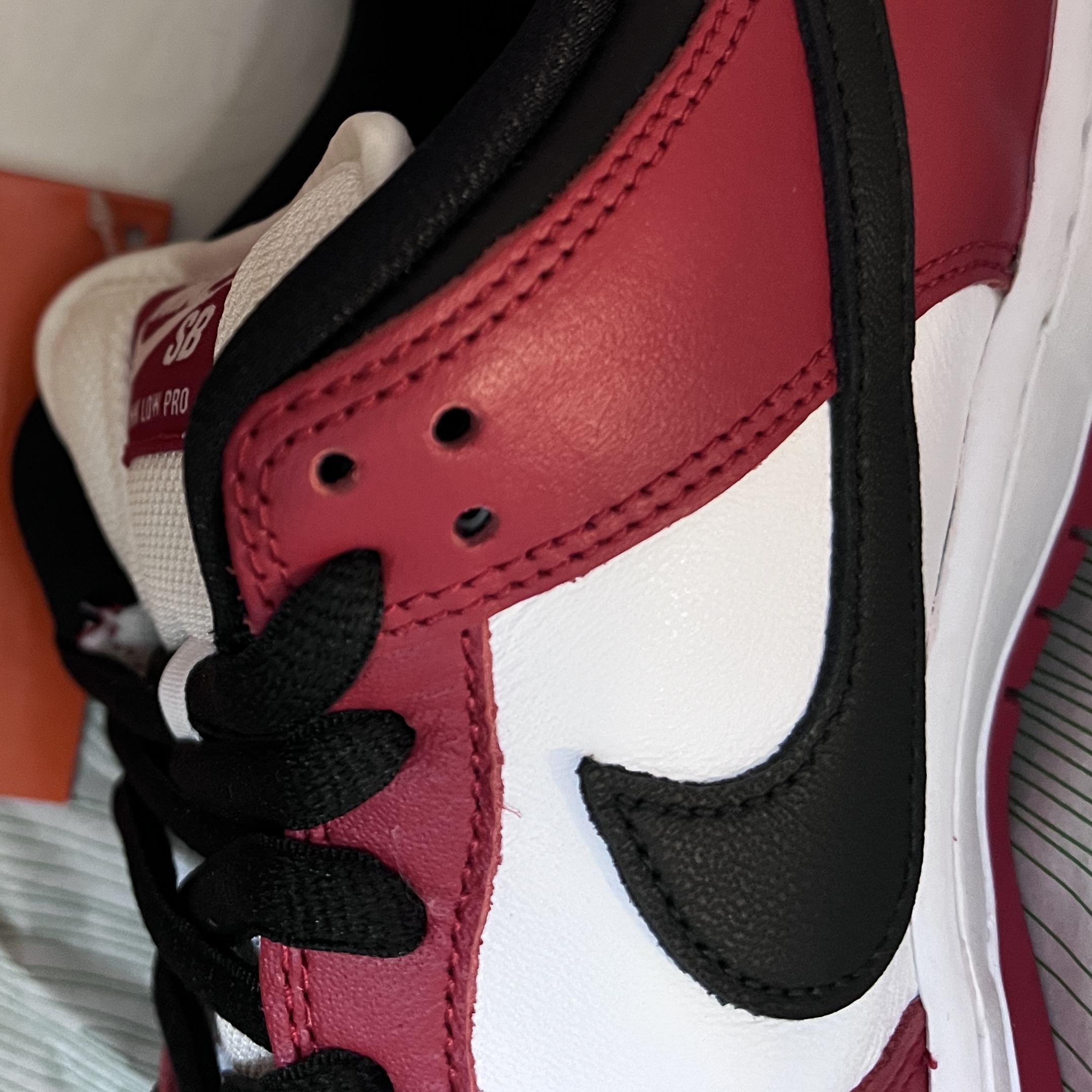 Nike SB Dunk Low Pro Chicago 착용 스타일