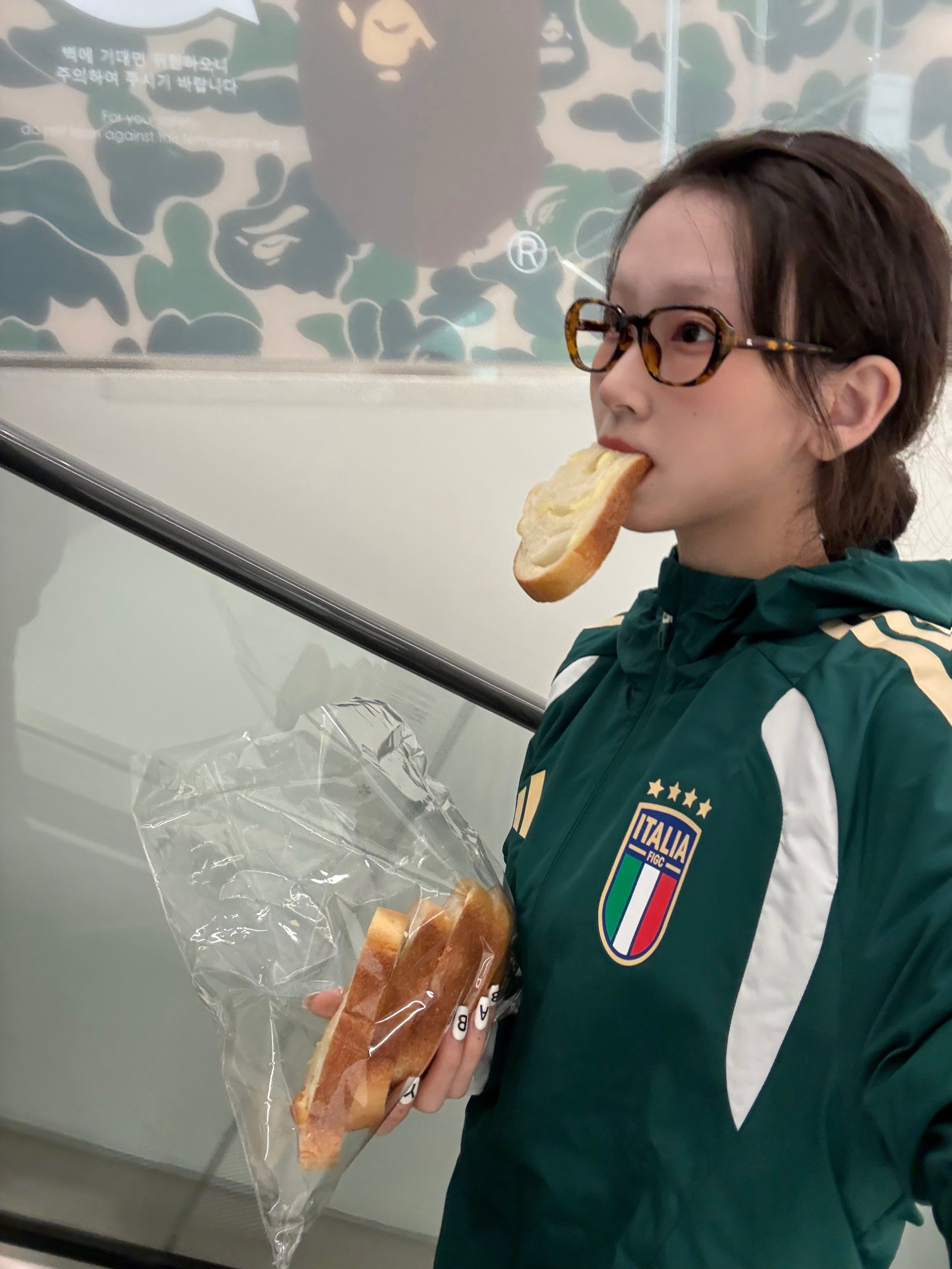 Adidas Italy 26 Tiro All Weather Jacket Collegiate Green - US Sizing (Non Marking Ver.) 착용 스타일 - 1