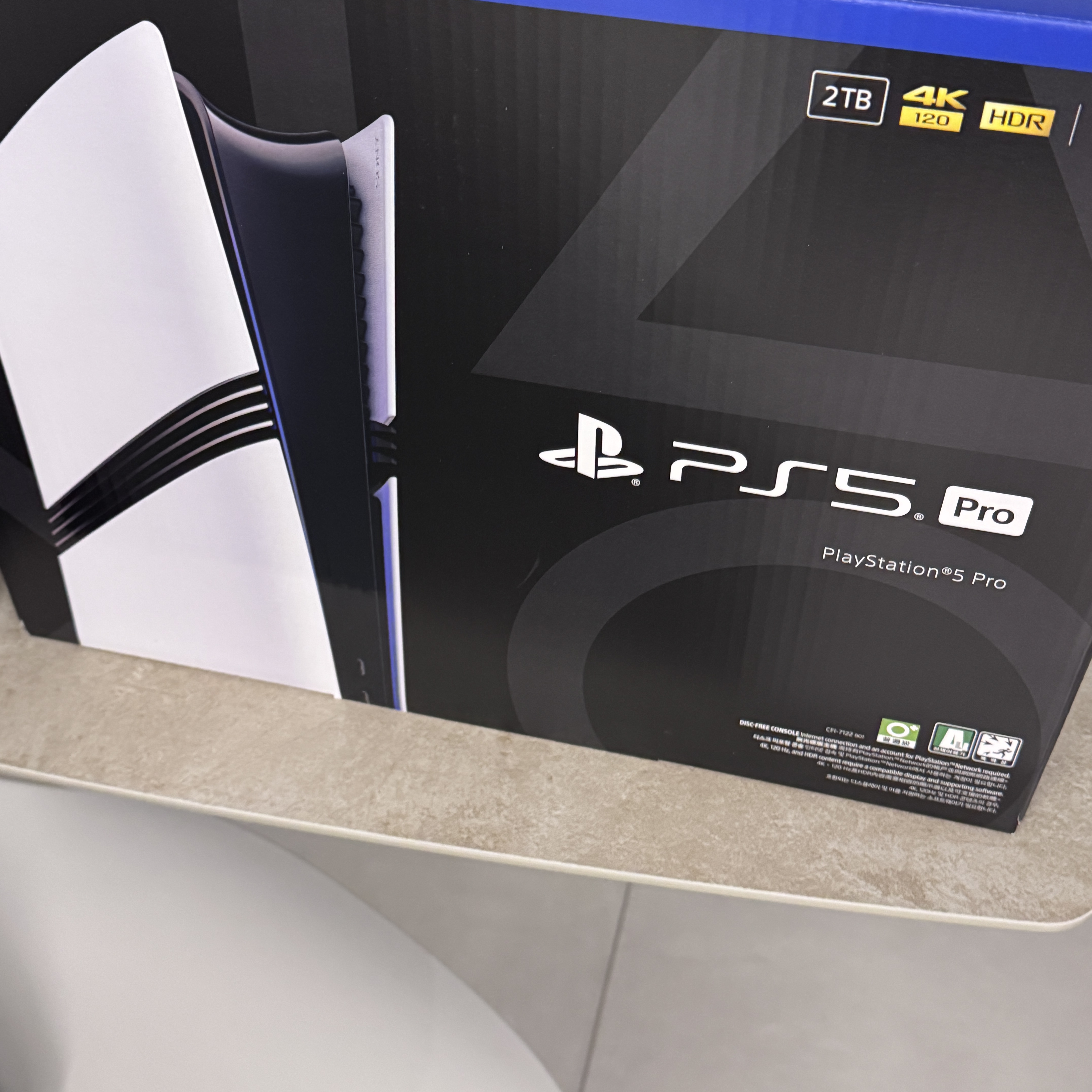 [7% 적립] PlayStation 5 Pro - 2TB 착용 스타일