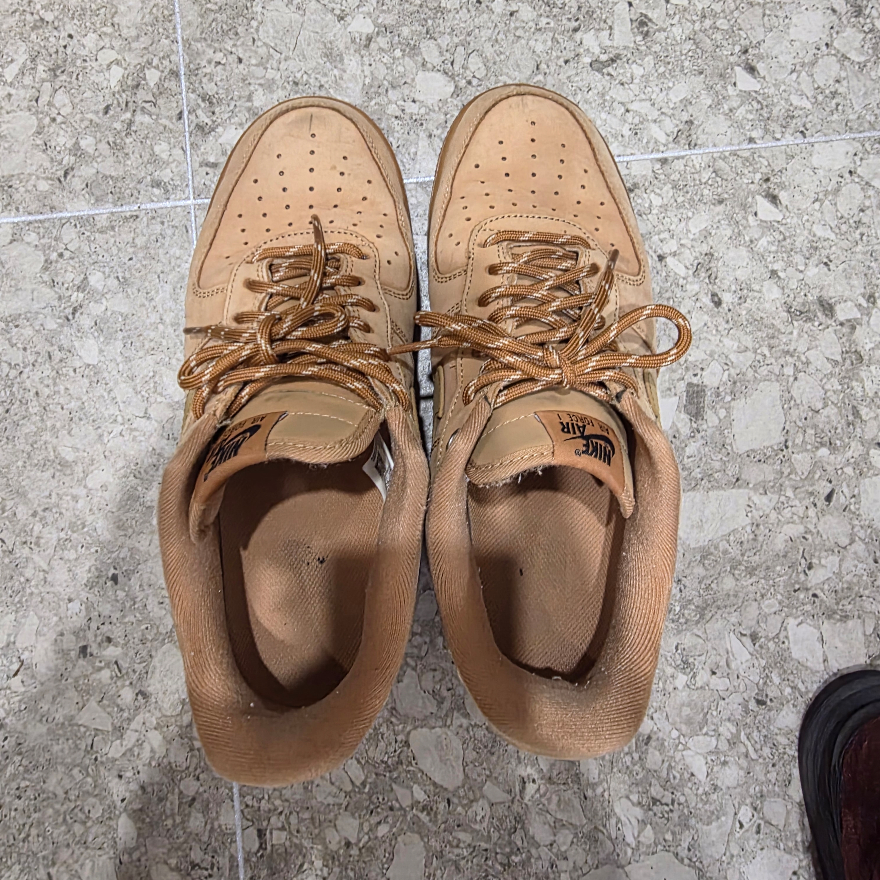 Nike Air Force 1 '07 WB Flax 착용 스타일