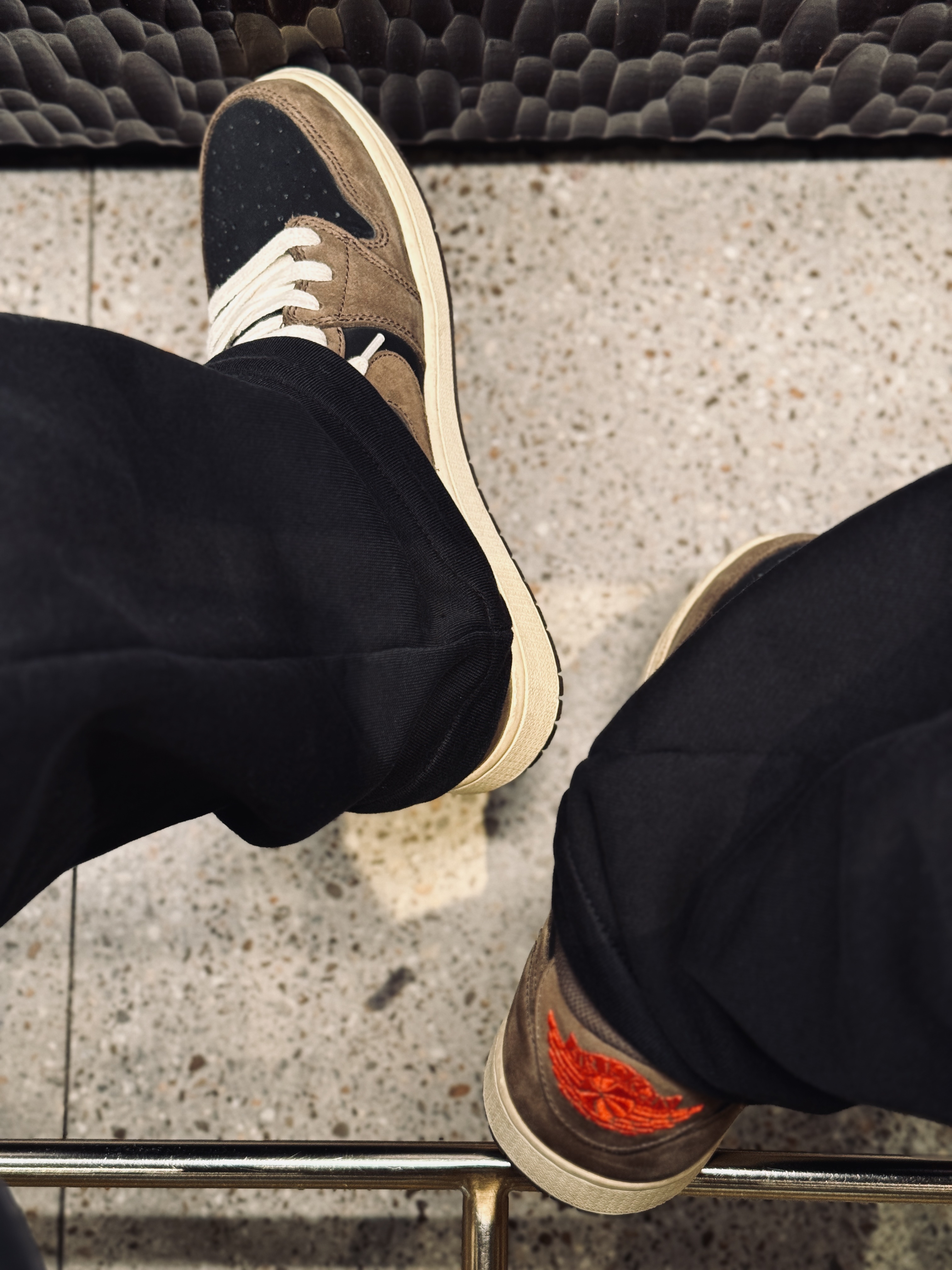 Jordan 1 x Travis Scott Retro Low OG SP Mocha 착용 스타일
