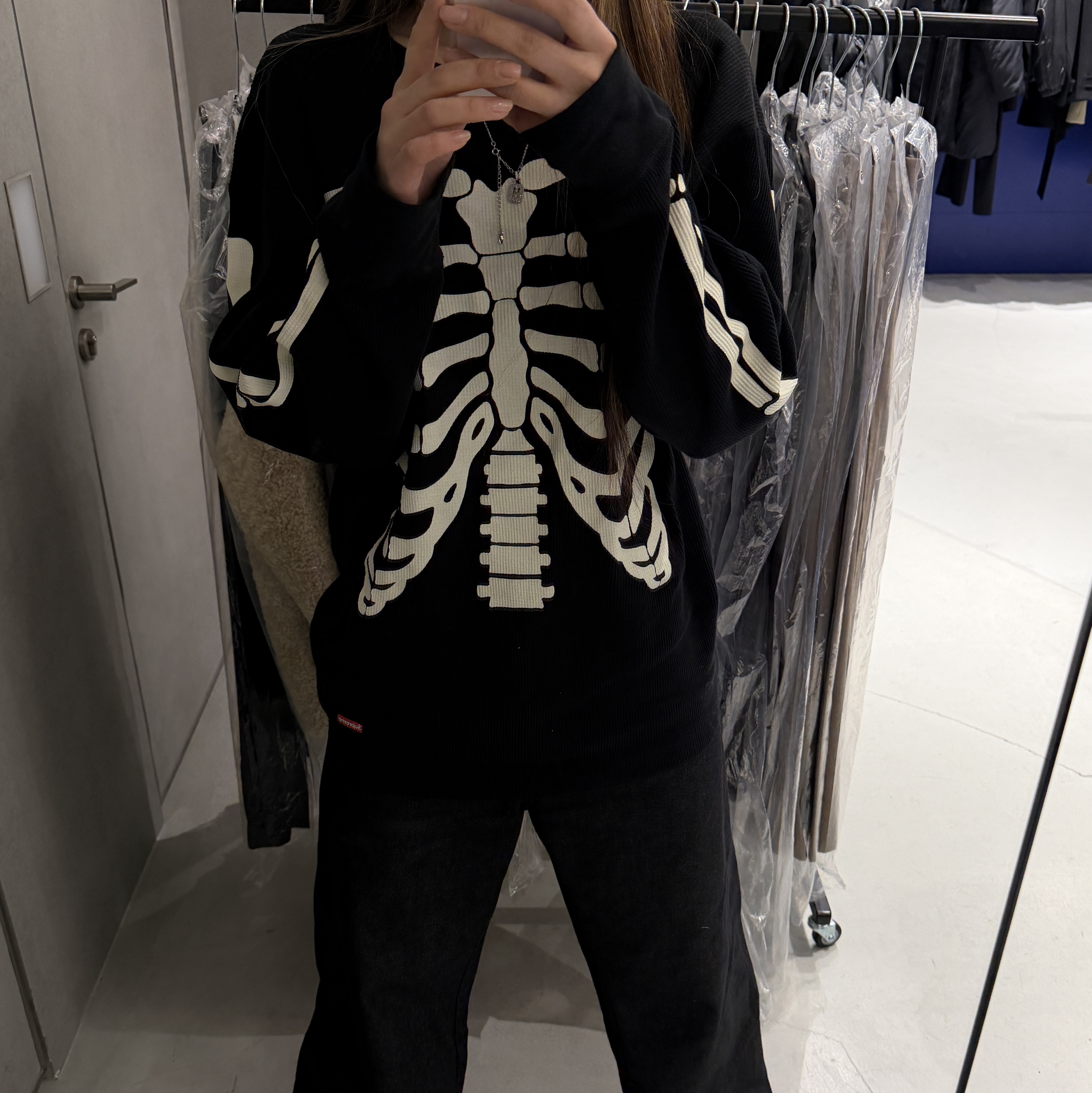 Supreme Hanes Bones Thermal Crew Black (1 Pack) 착용 스타일