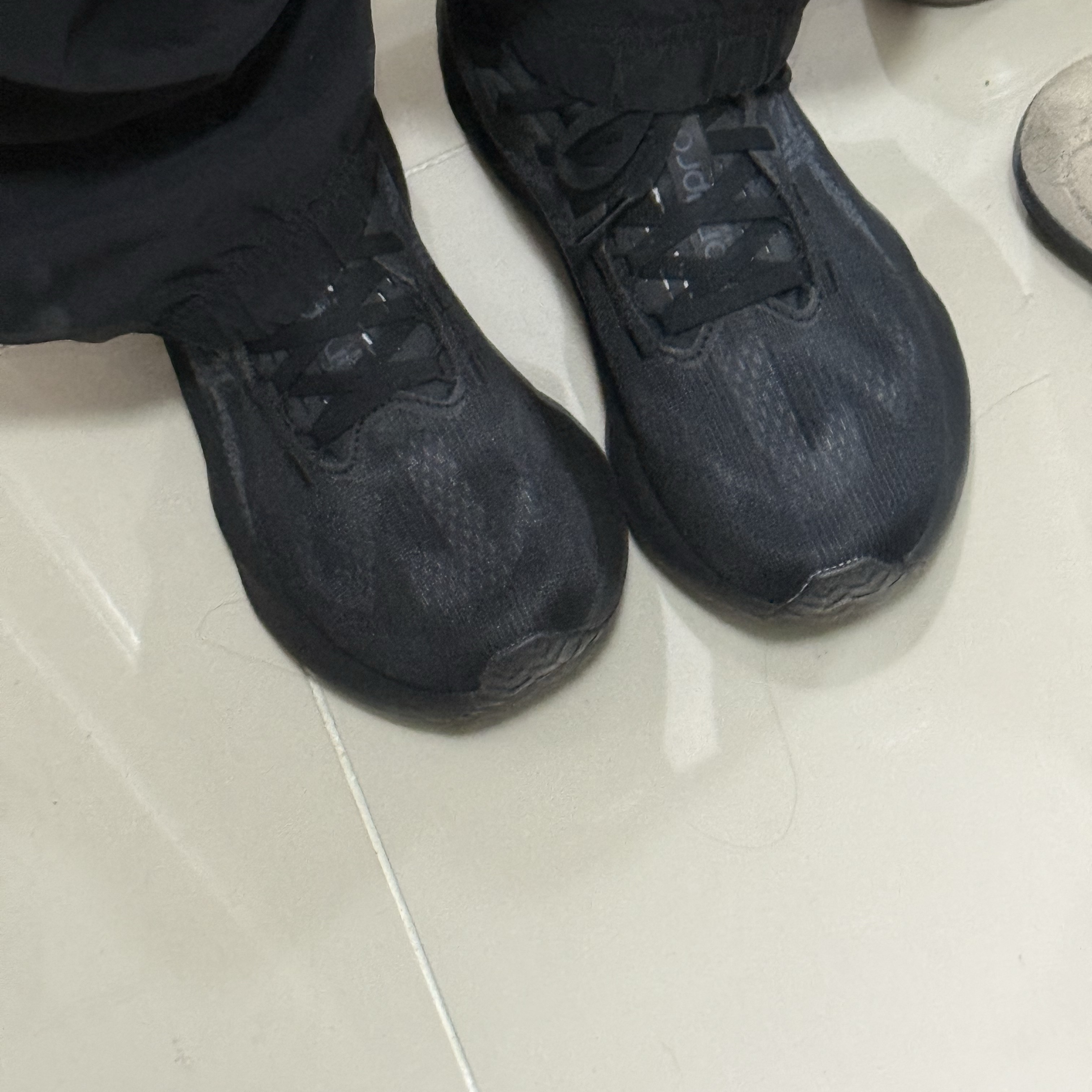 (W) Asics Novablast 5 Black Carrier Grey 착용 스타일