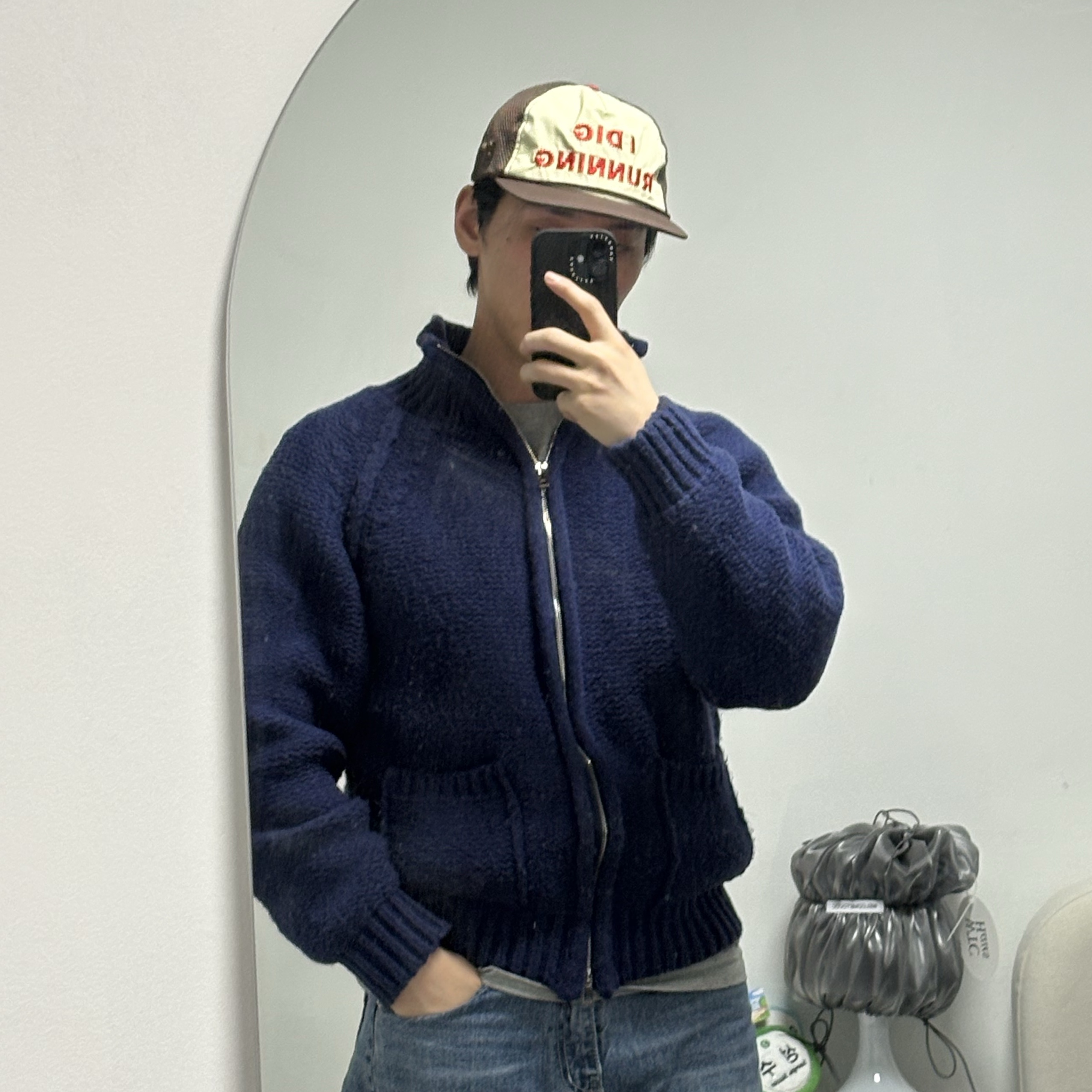 Alex Zono I Dig Running Trucker Hat OG Brown 착용 스타일