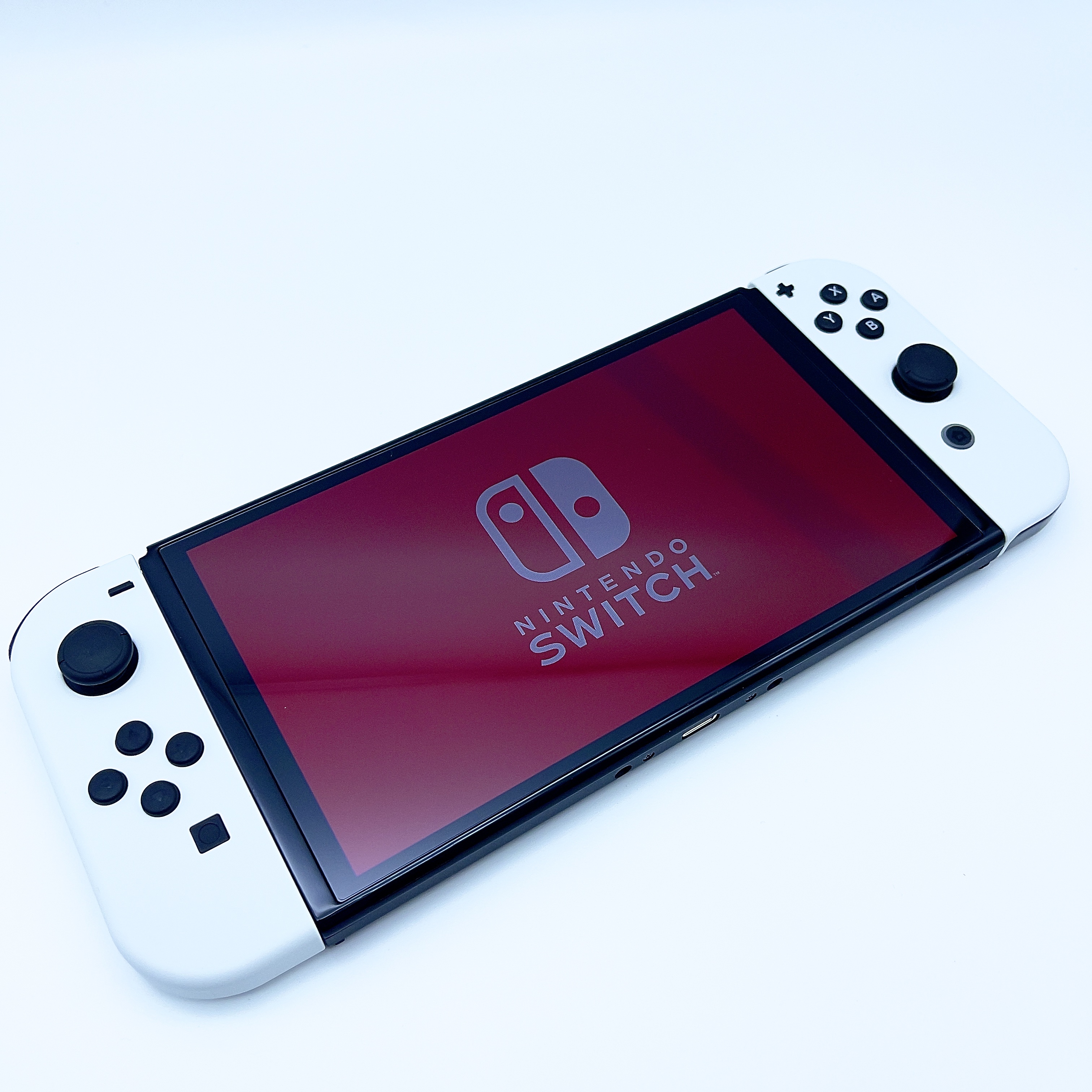Nintendo Switch OLED White (Korean Ver.) 착용 스타일 - 1