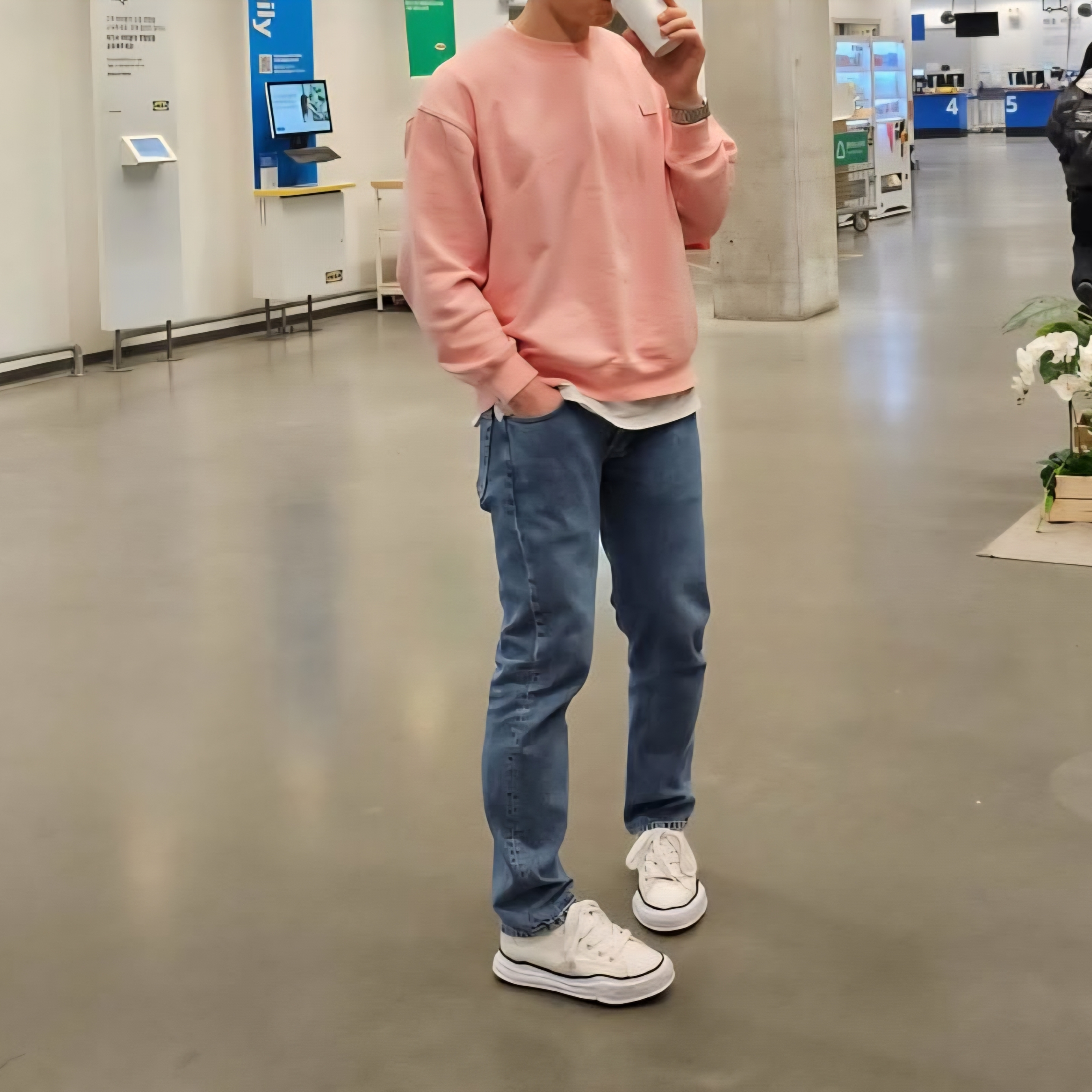 Maison Mihara Yasuhiro Peterson OG Sole Canvas Low Sneakers White, Acne Studios Forba Face Crewneck Sweatshirt Blush Pink 착용 스타일