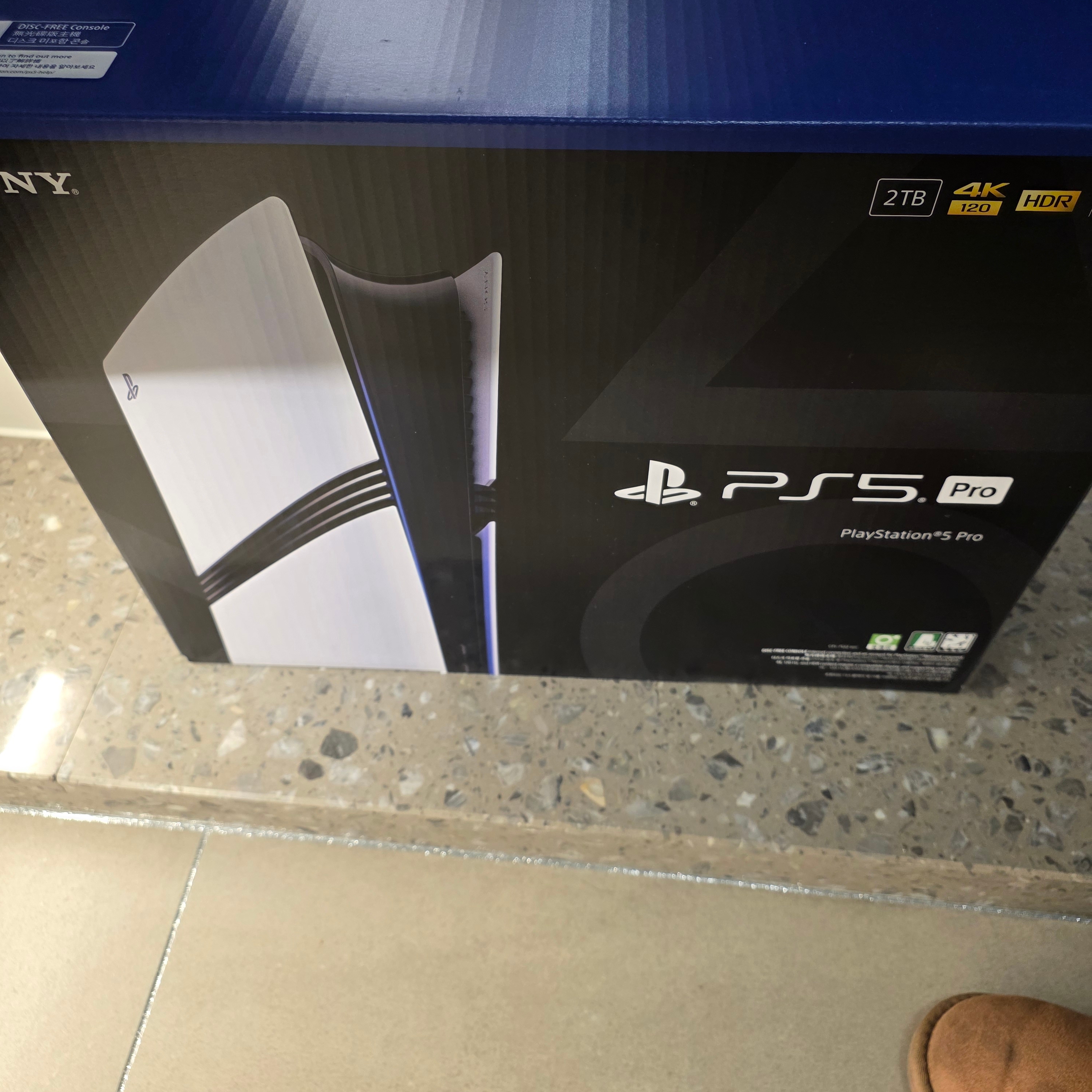 [7% 적립] PlayStation 5 Pro - 2TB 착용 스타일