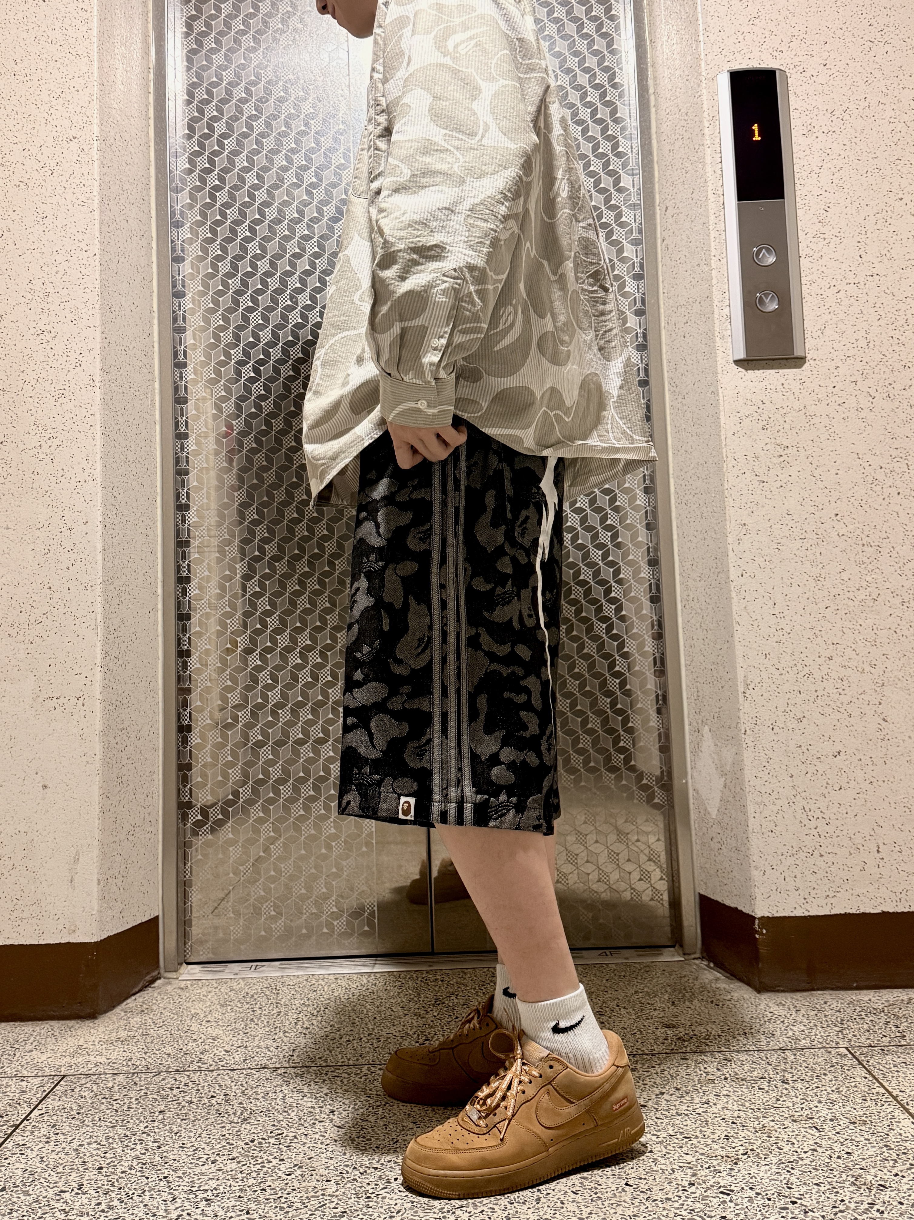 Adidas x BAPE Shark Denim Shorts Black - KR Sizing, BAPE Stripe Camo Relaxed Fit Shirt Beige 착용 스타일 - 2