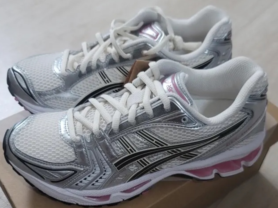 Asics Gel-Kayano 14 Cream Sweet Pink 착용 스타일