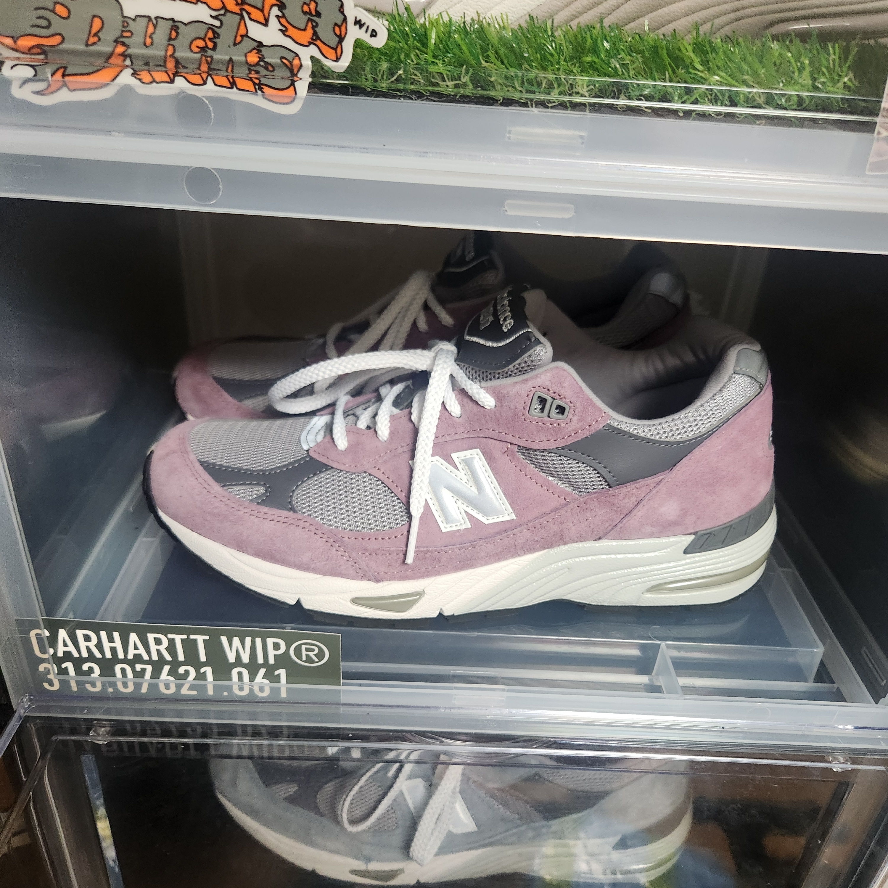 New Balance 991 Made in UK Pink Grey 착용 스타일