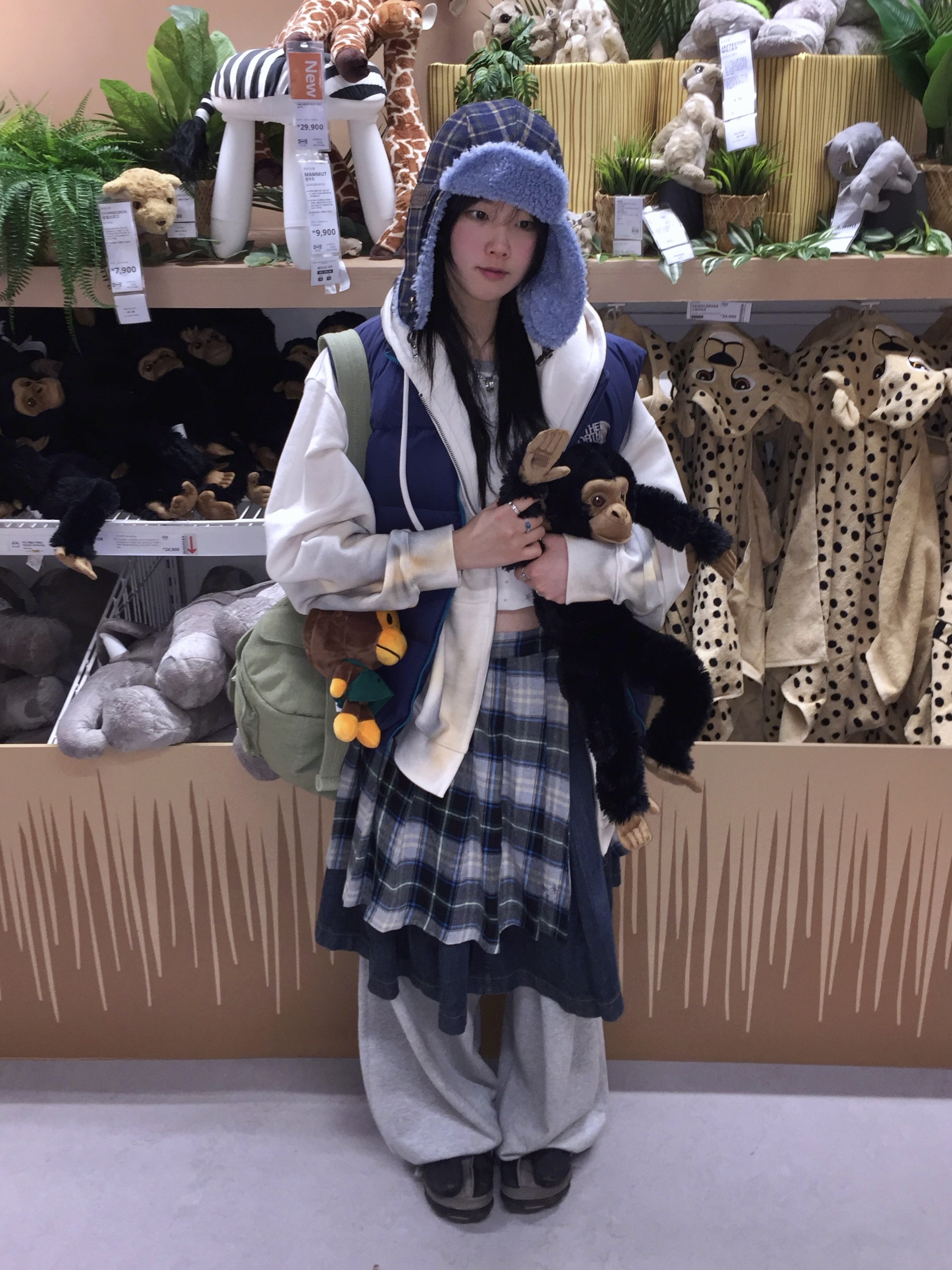 COYSEIO Milky Star T-Shirt Ivory, Crocs x Beams Classic All Terrain Mountain Parka Clog Grey 착용 스타일