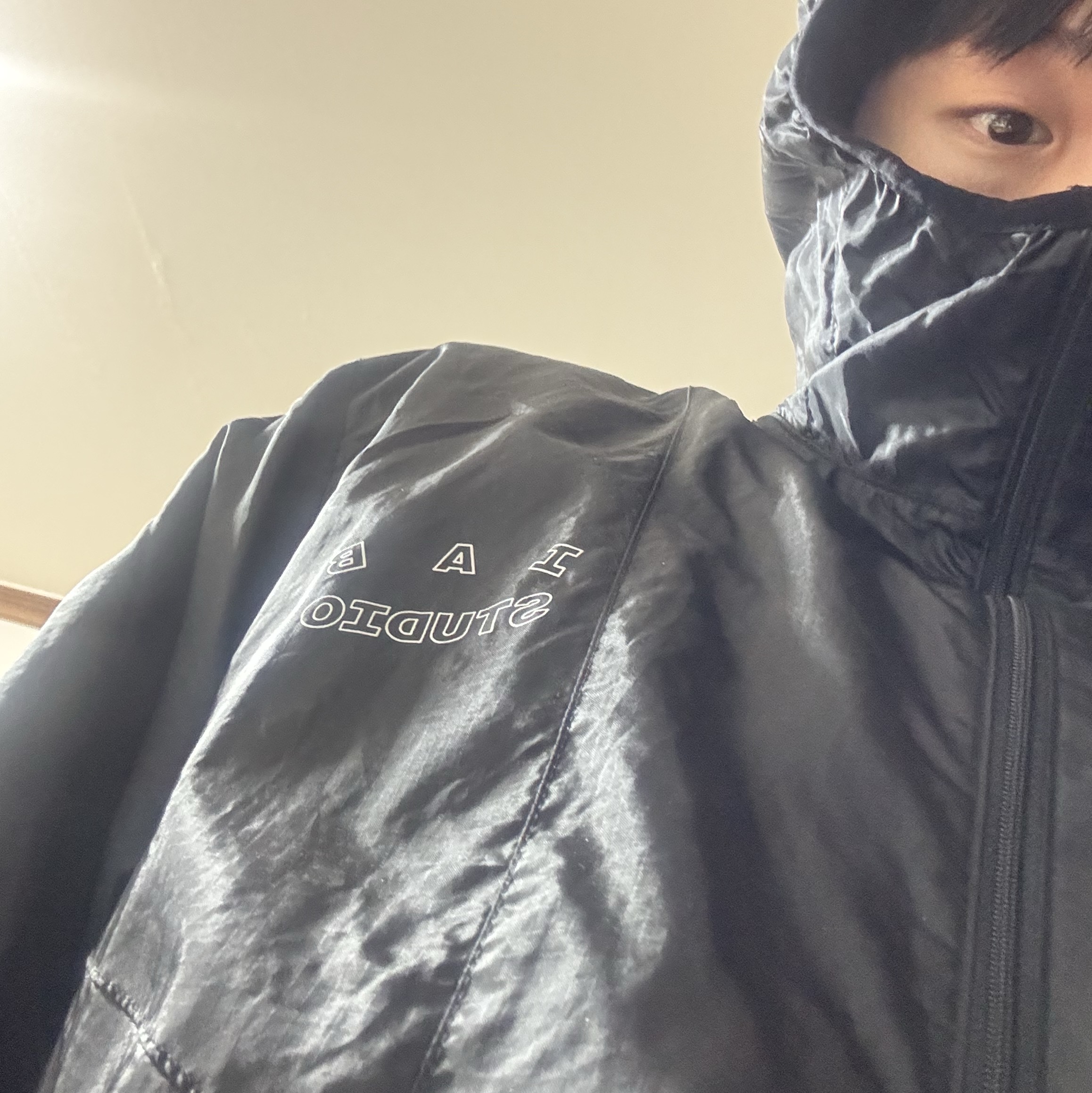 IAB Studio Ripstop Wind Jacket Black 착용 스타일