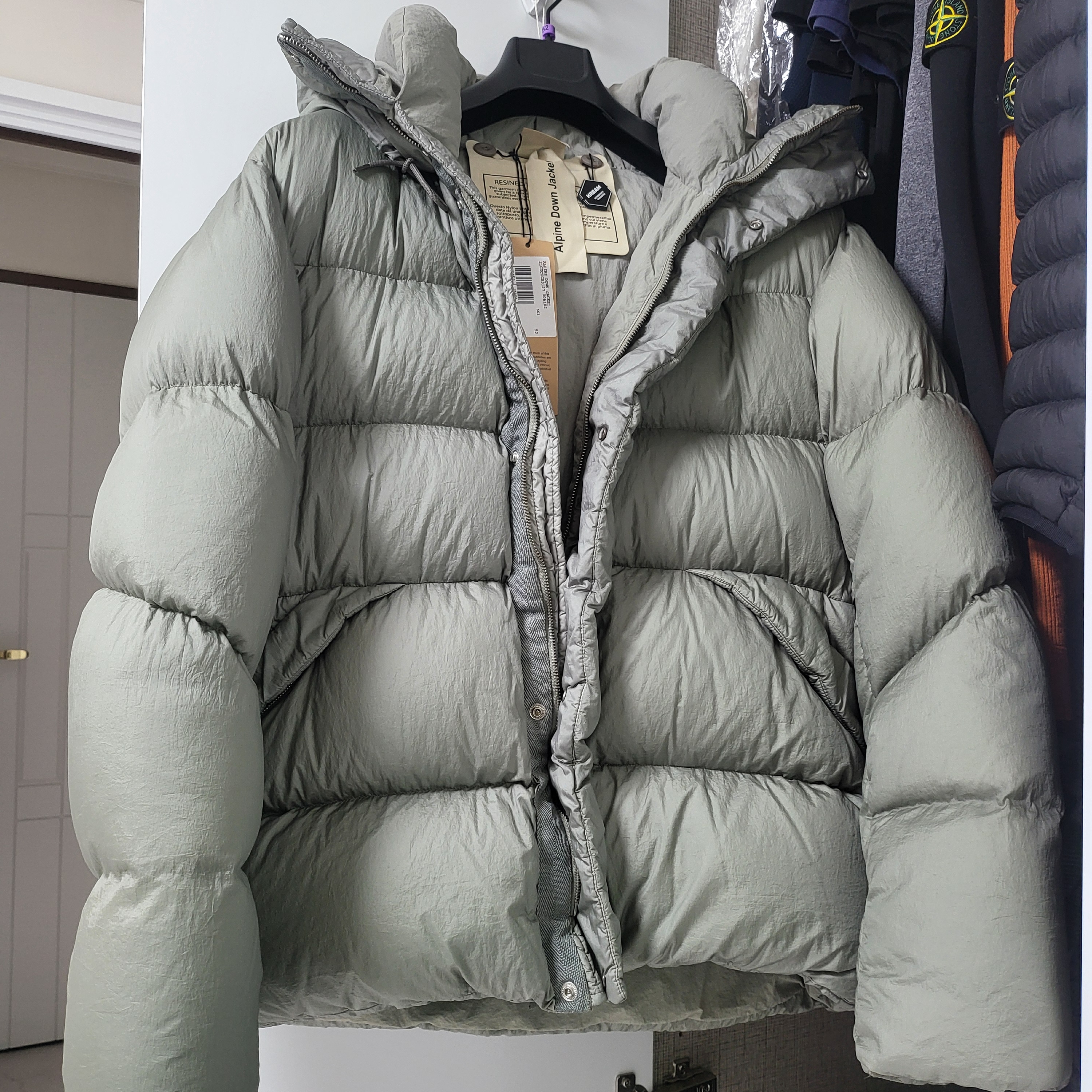 Ten C Alpine Down Jacket Sage Green 착용 스타일 - 1