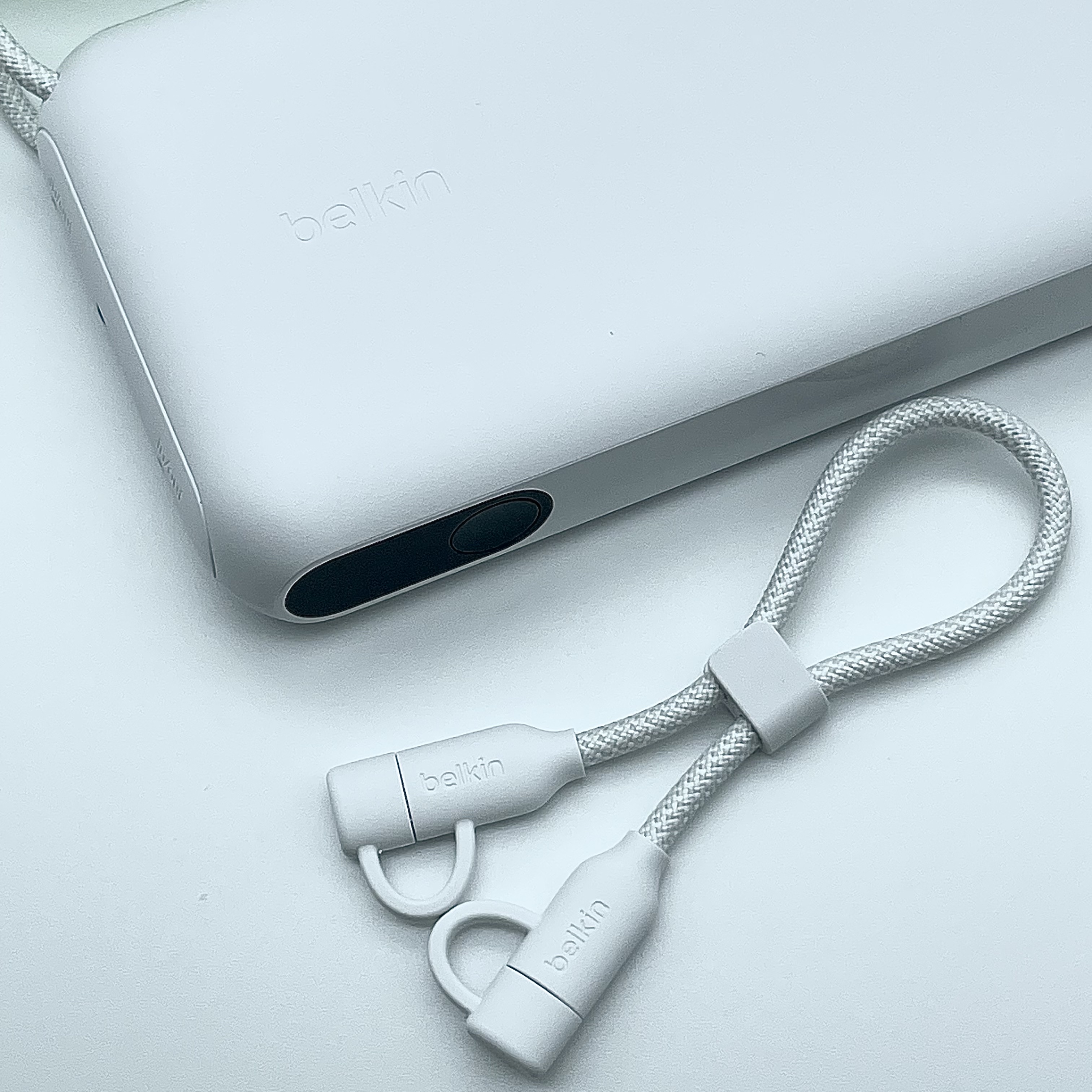 Belkin 20W 20000mAh Display Quick charge battery BPB028 White 착용 스타일 - 4