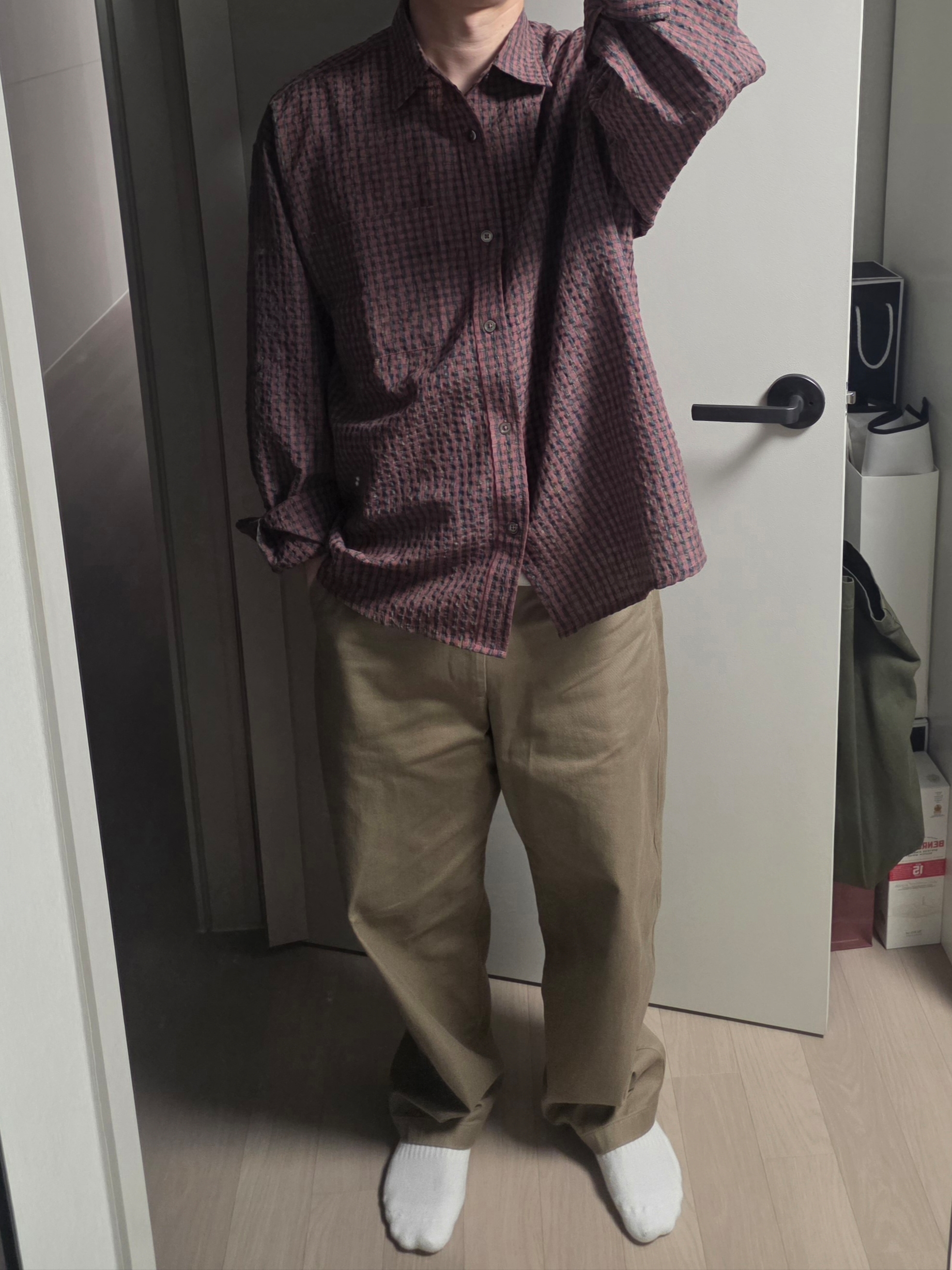 Millo Archive Box Check Roll Up Shirts Smoke Pink 착용 스타일