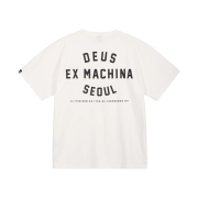 [6% 적립] Deus Ex Machina Seoul College Address Tee White