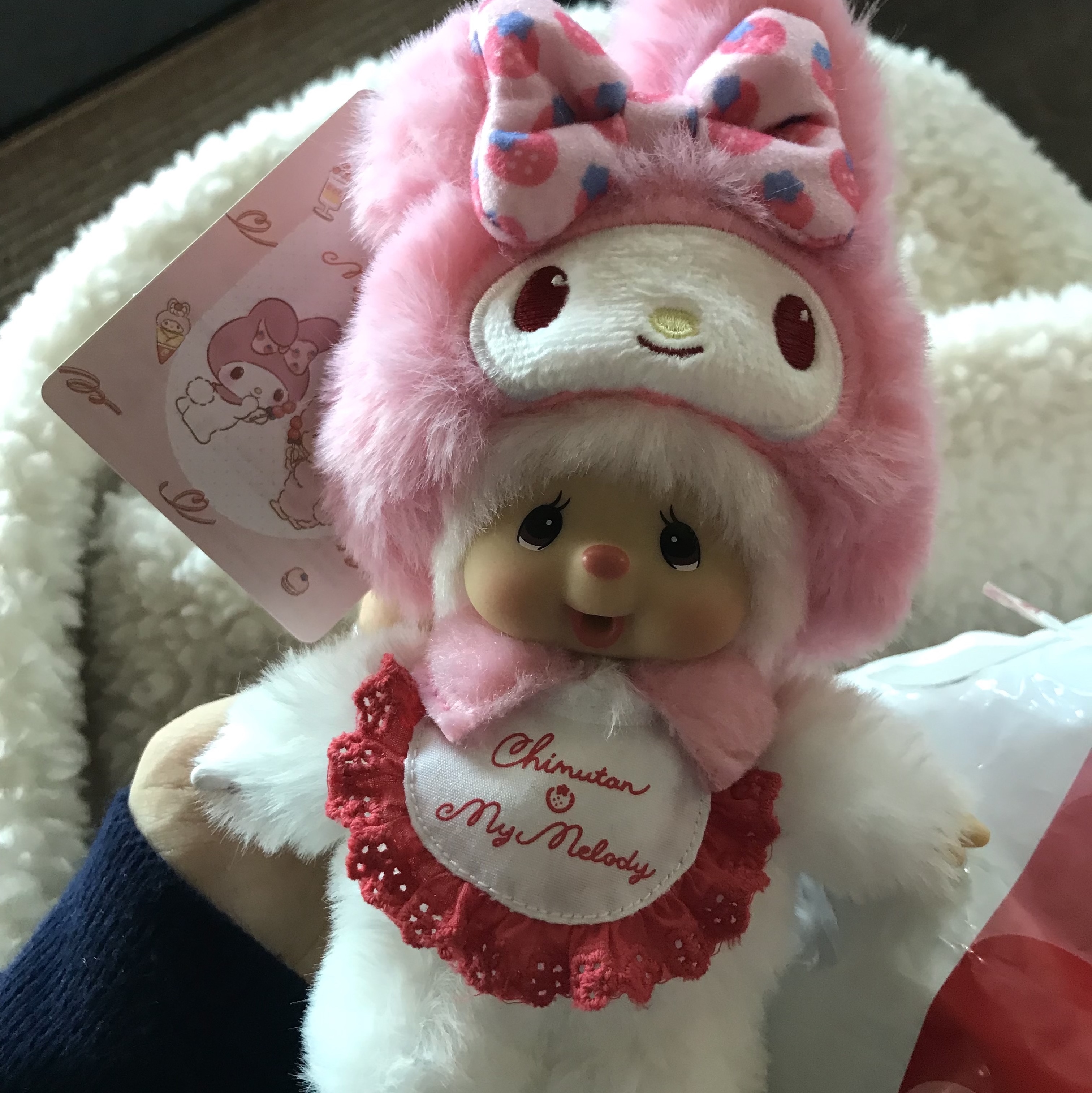 Monchhichi x Sanrio Characters My Melody Chimutan Keychain 착용 스타일