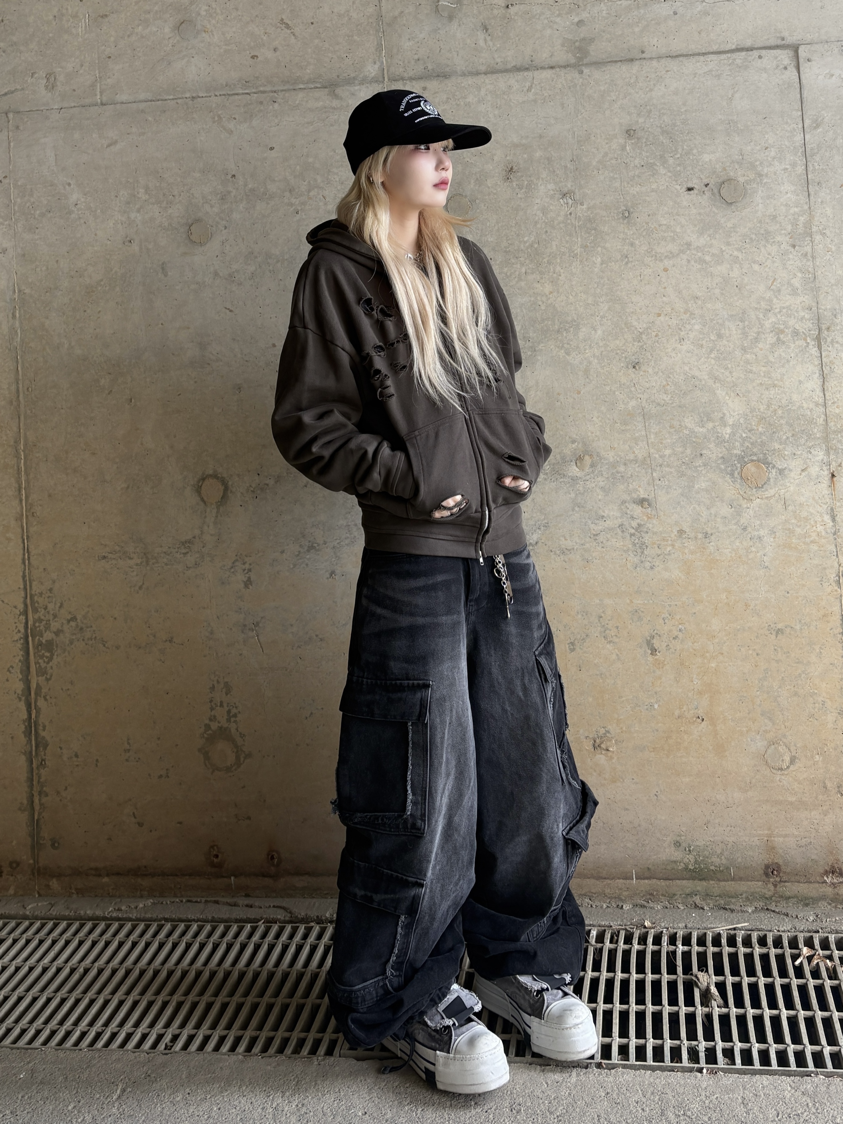 Converse x Drkshdw DBL Drkstar Overdye Chuck 70 Hi Concrete 착용 스타일 - 3