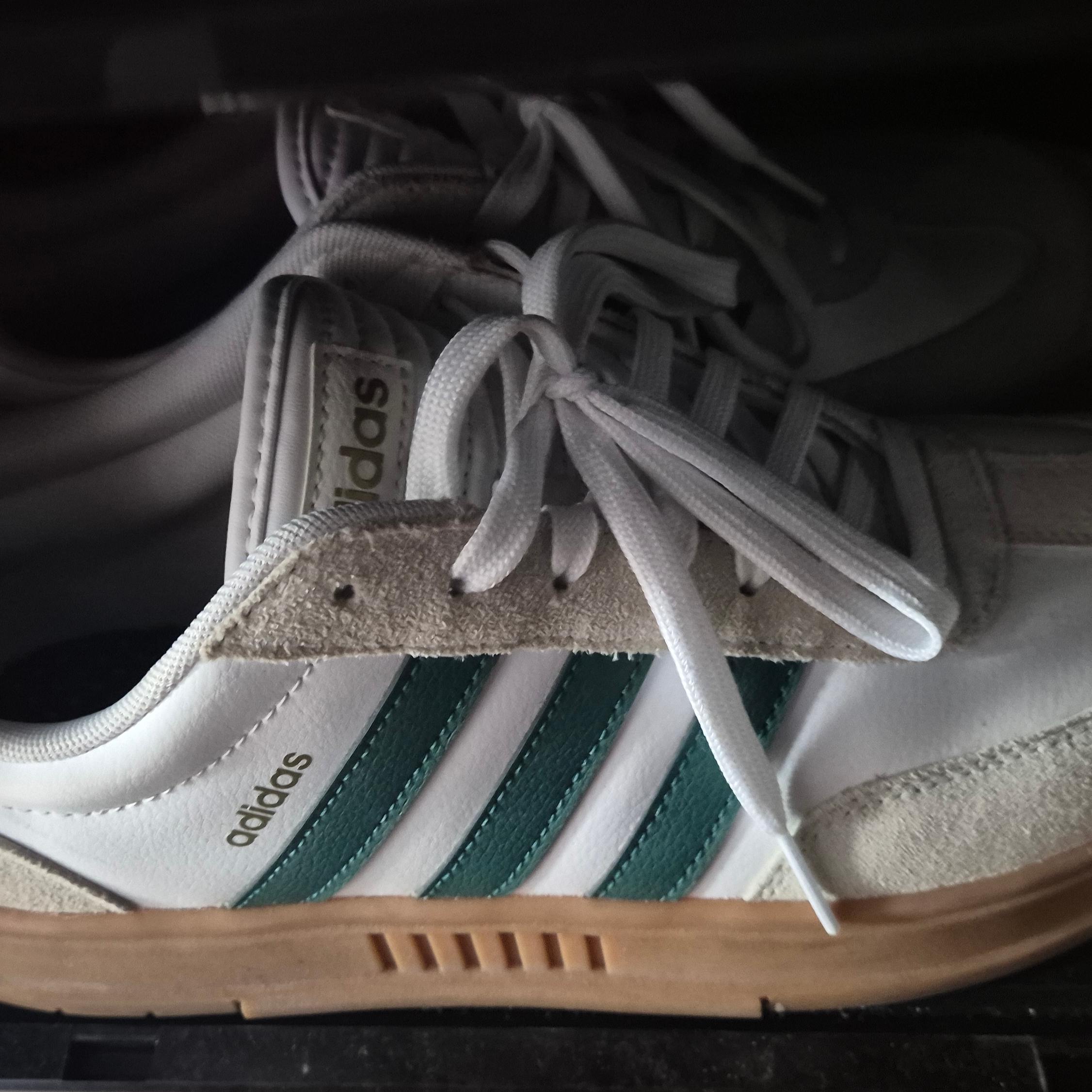 Adidas Gradas Collegiate Green 착용 스타일