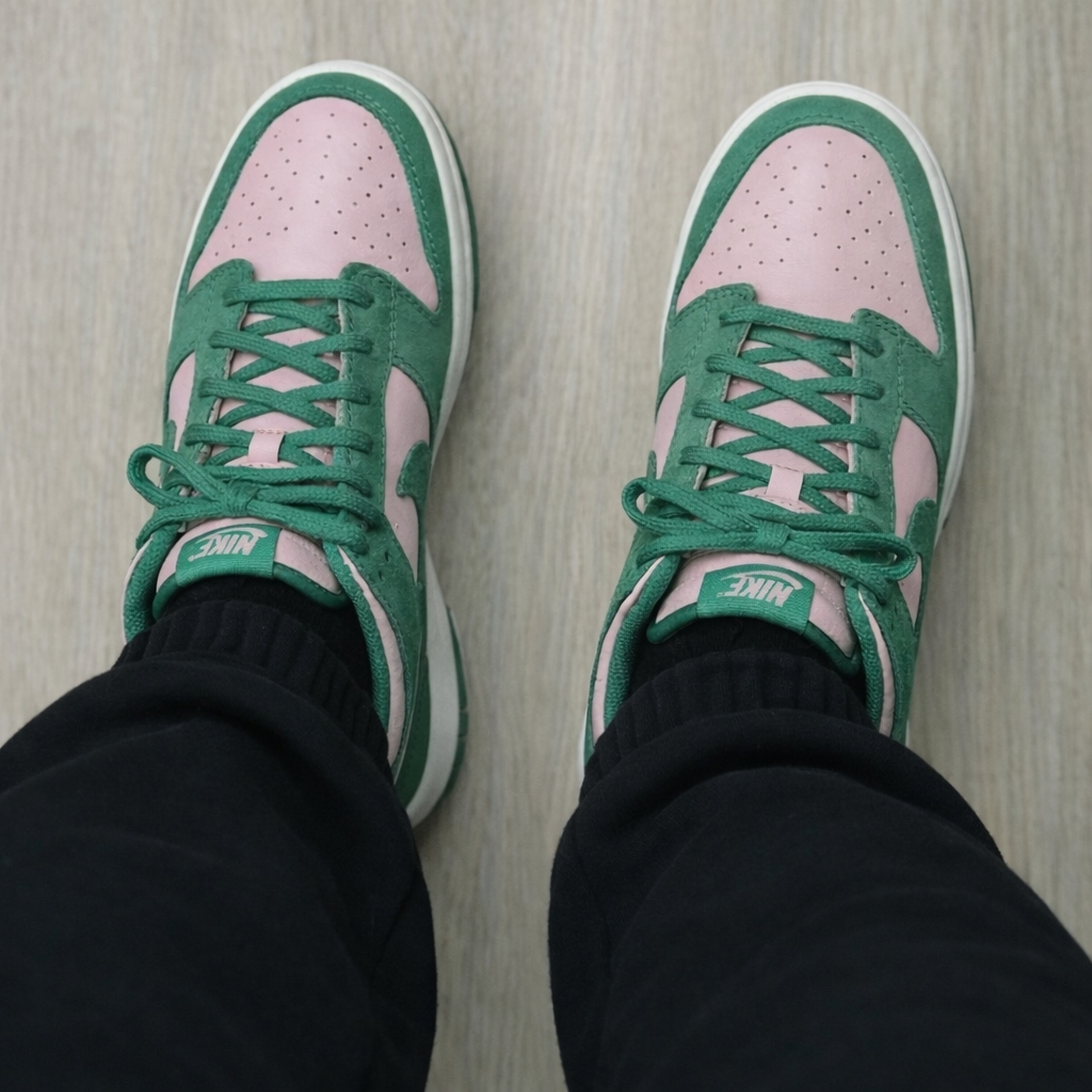 Nike Dunk Low Retro SE Medium Soft Pink Malachite 착용 스타일