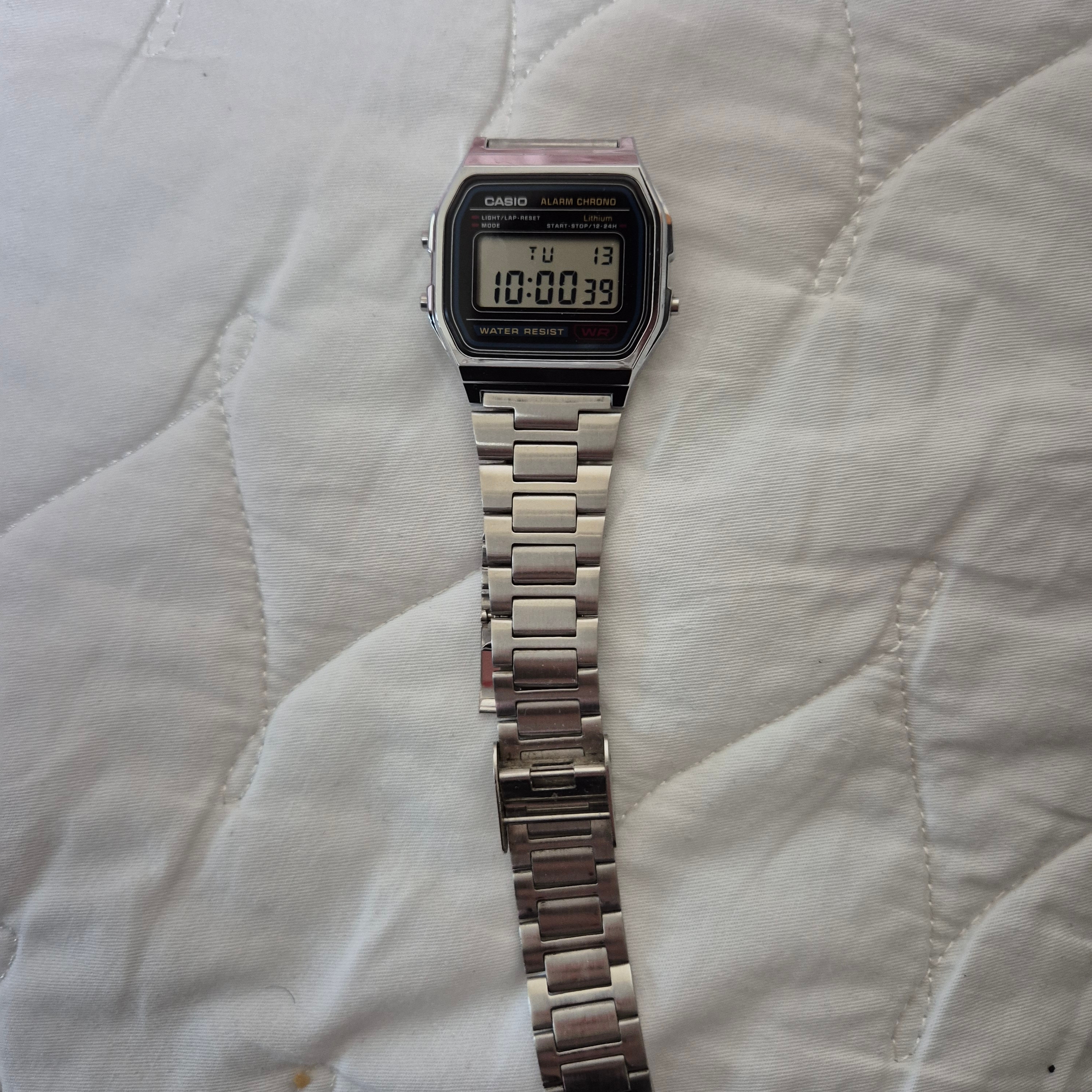 Casio A-158WA-1 착용 스타일