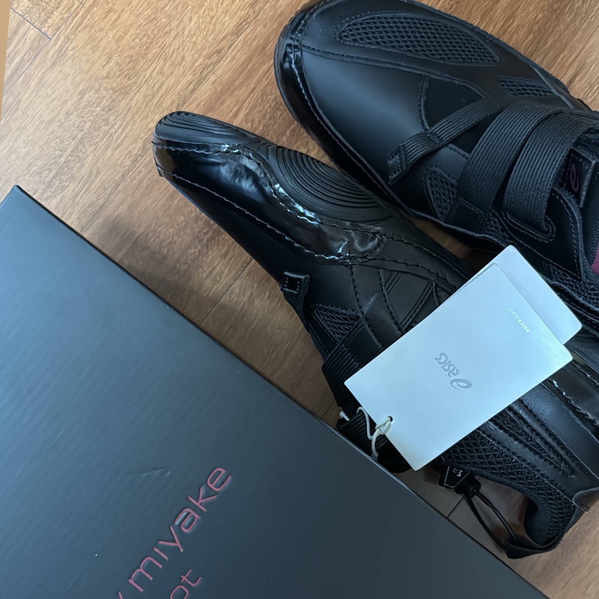 Asics x Issey Miyake Hyper Taping Black 착용 스타일
