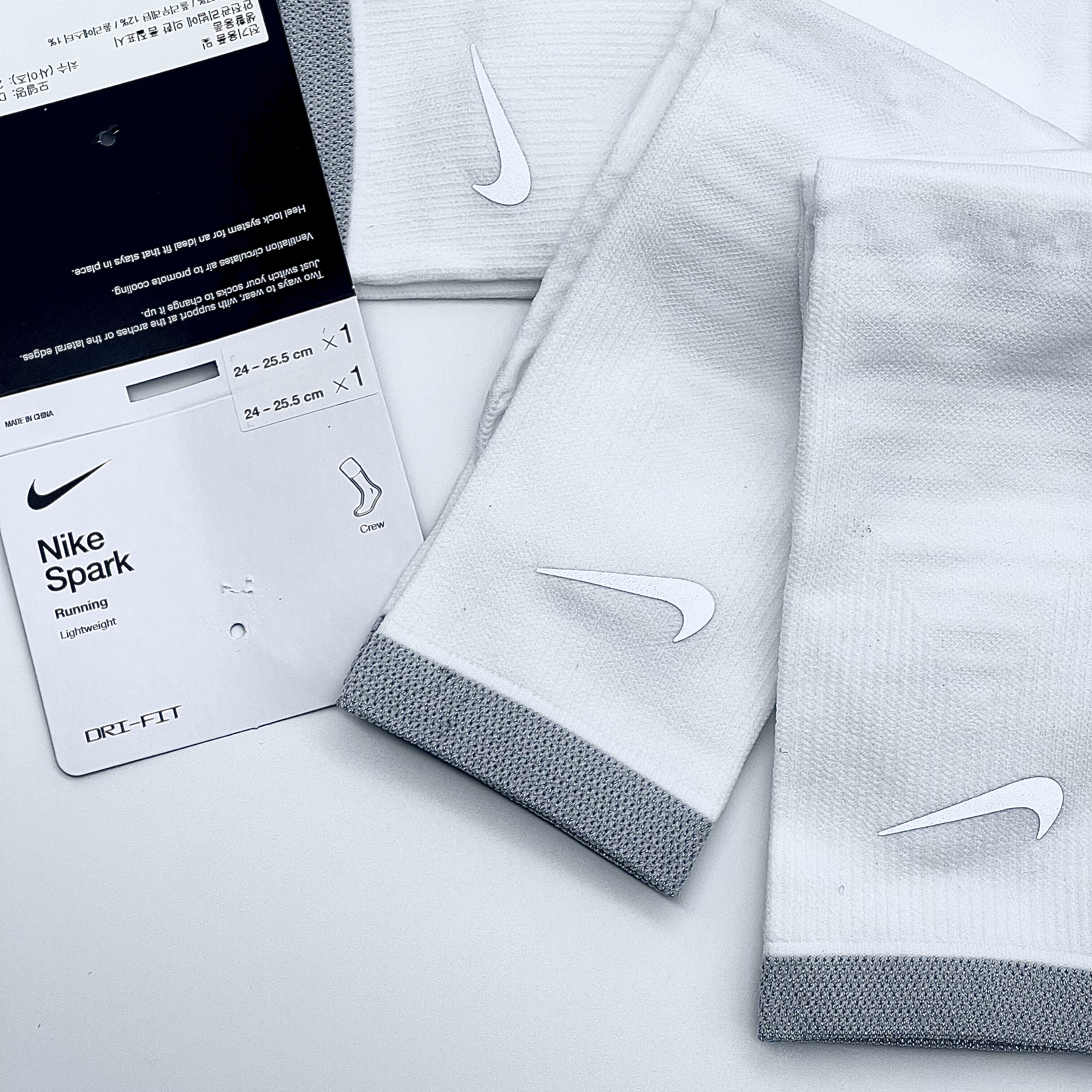 Nike Spark Lightweight Running Crew Socks White Reflect Silver (Korean Ver.) 착용 스타일 - 1