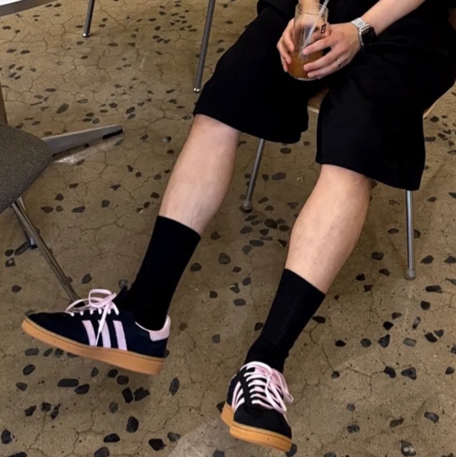 (W) Adidas Spezial Handball Core Black Clear Pink 착용 스타일