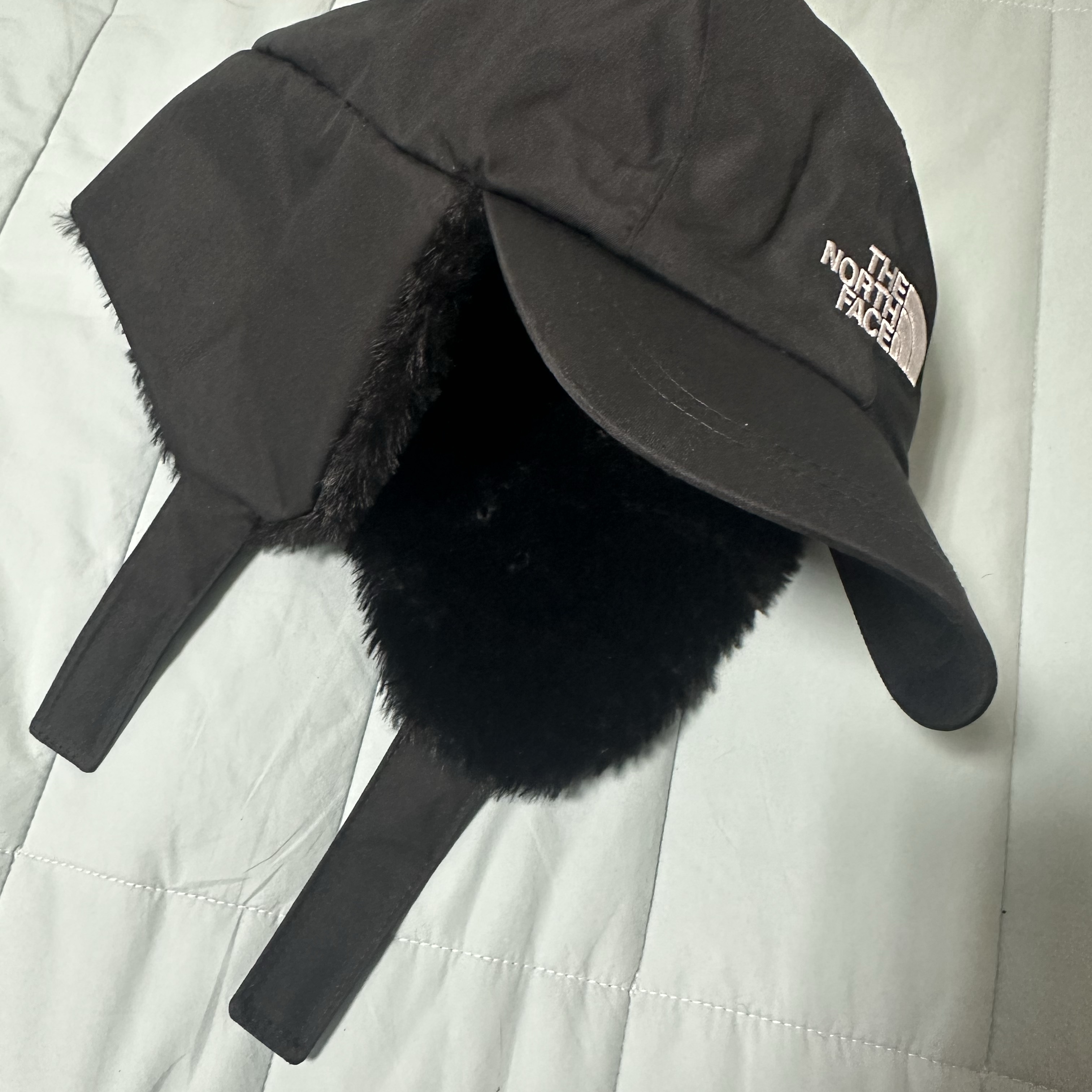 The North Face Drivent Earmuff Cap Black 착용 스타일