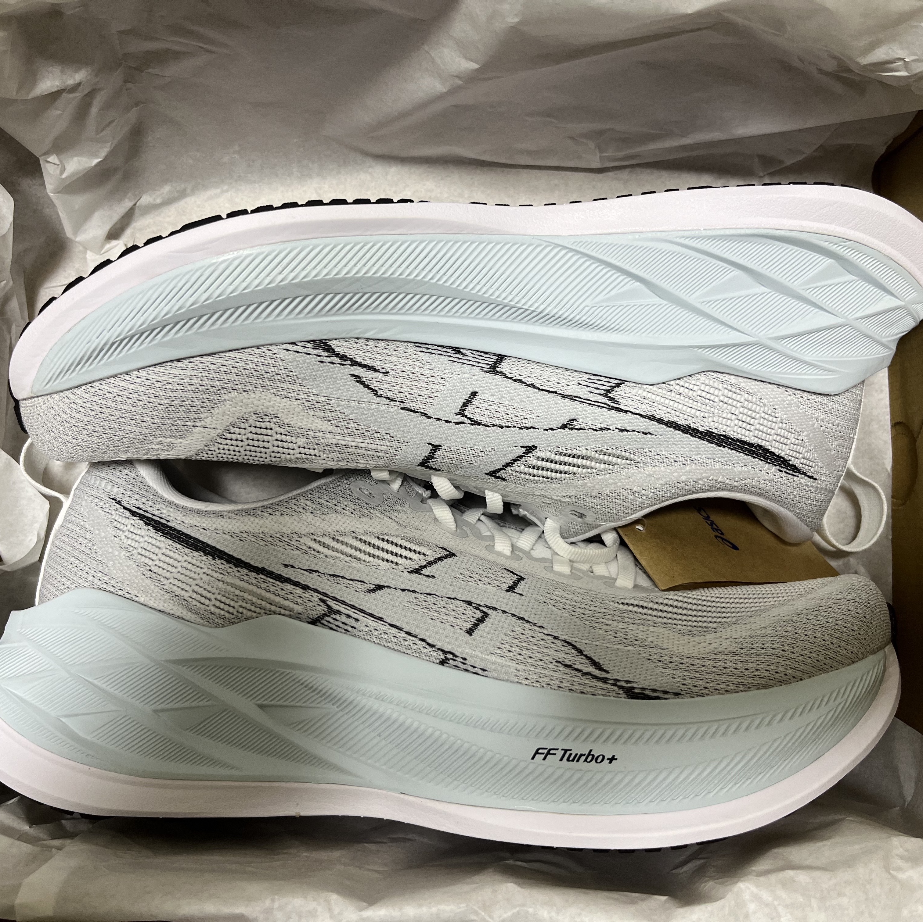 Asics Metaspeed Edge Tokyo Green Gecko Black, Norda 001/A Cinder 착용 스타일 - 6