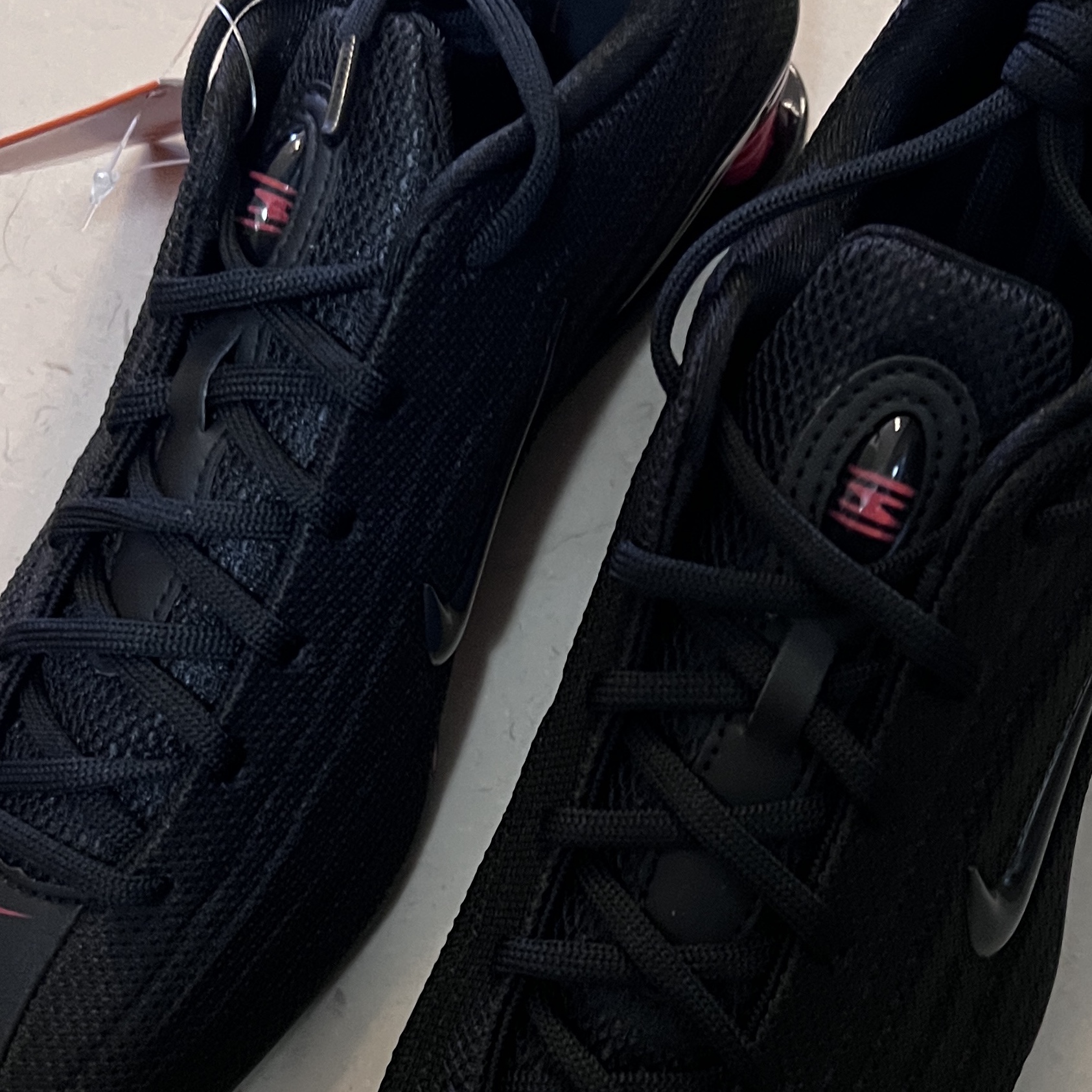 (W) Nike Shox Z Black University Red 착용 스타일