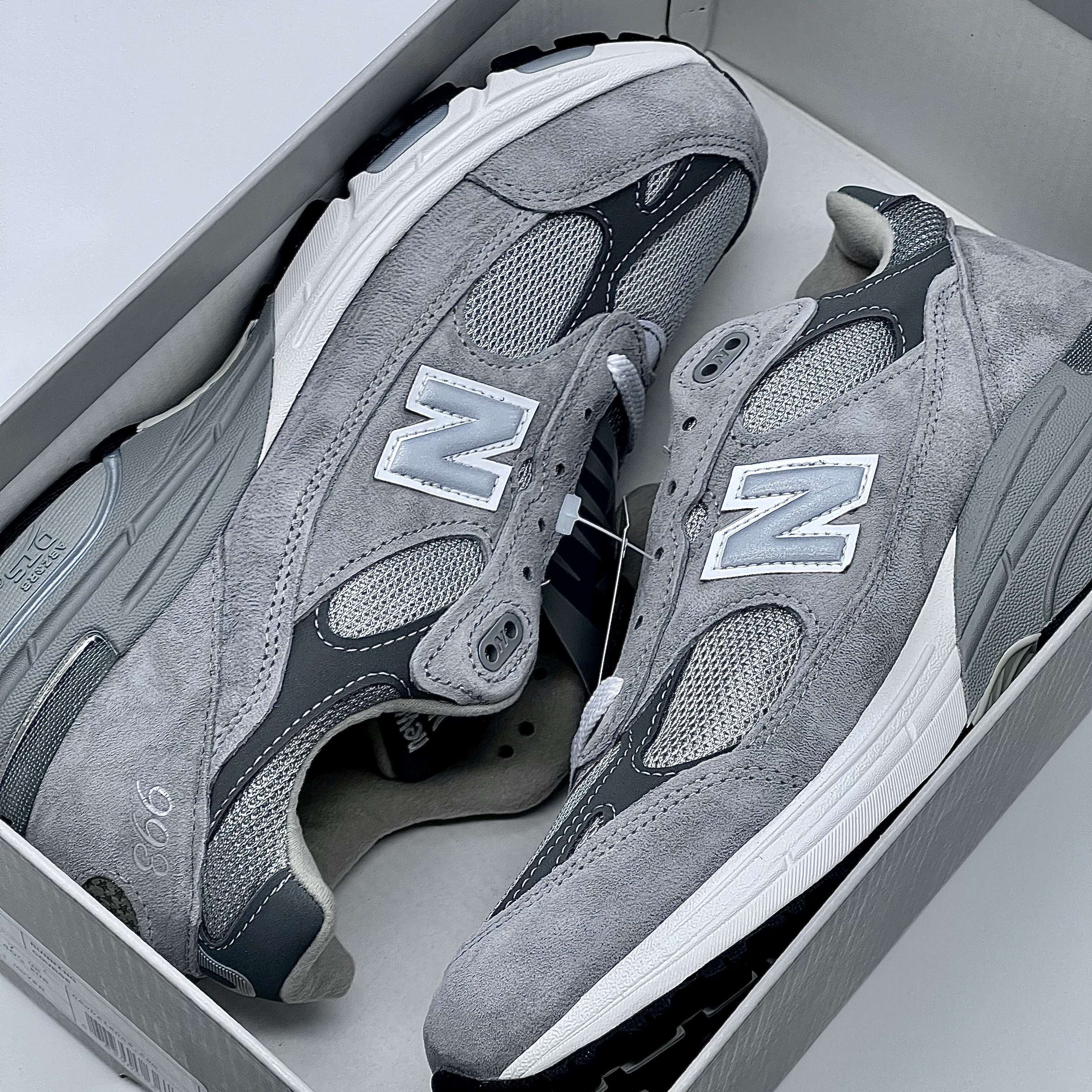 New Balance 993 Made in USA Grey - D Standard 착용 스타일 - 1