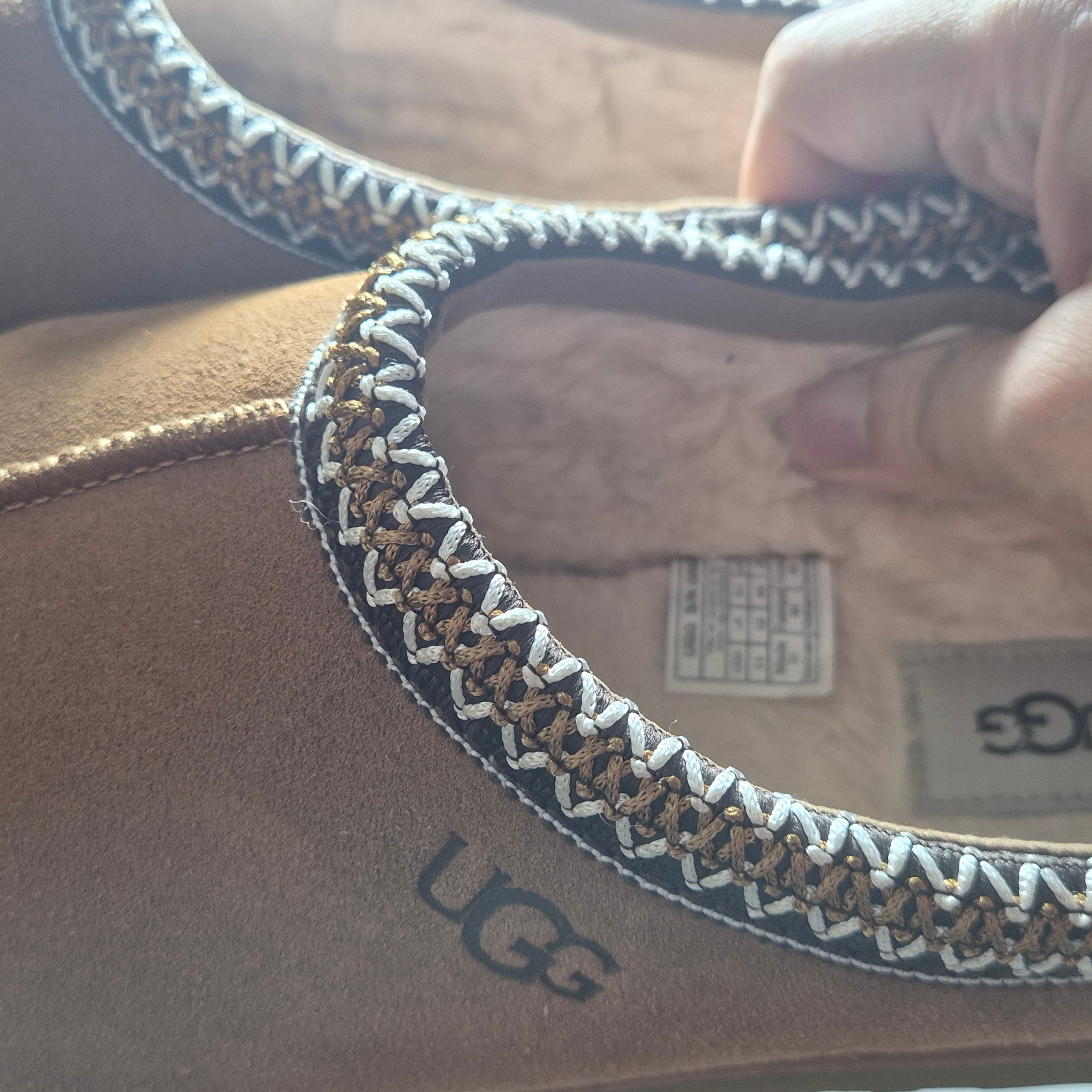 UGG Tasman II Slipper Chestnut 착용 스타일