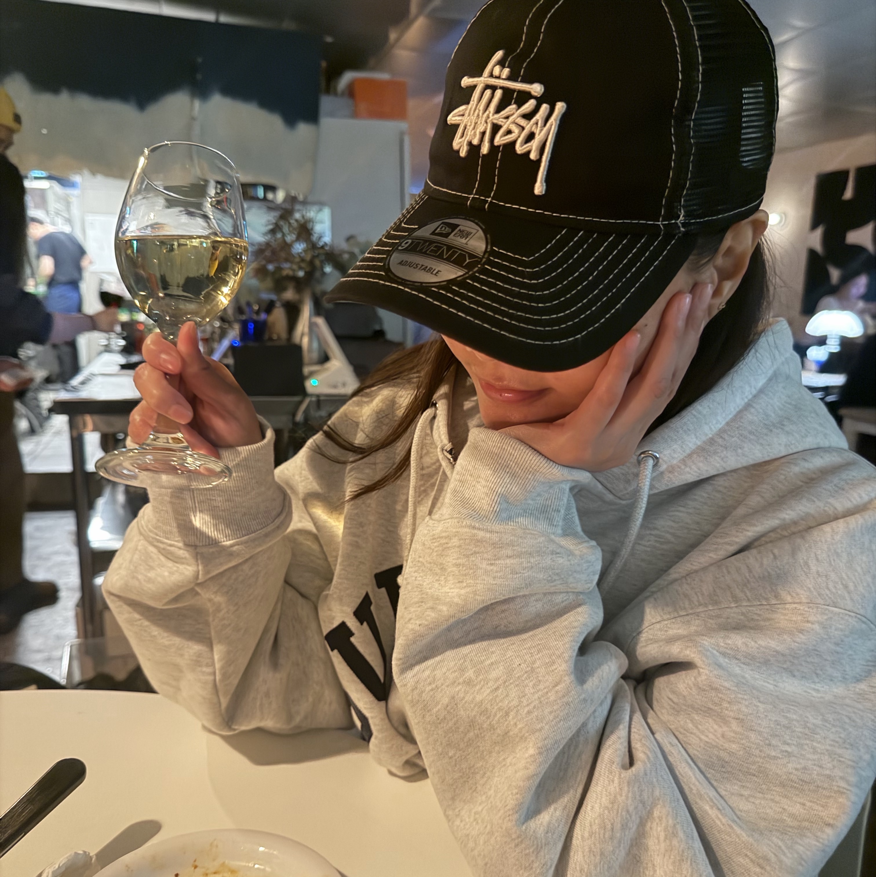 Supreme x Champion Zip Up Hooded Sweatshirt Ash Grey - 24SS, Stussy New Era 9twenty Basic Trucker Black 착용 스타일