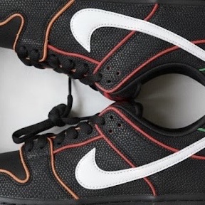 Nike x Bronx Girls Skate SB Dunk Low Black and Challenge Red 착용 스타일