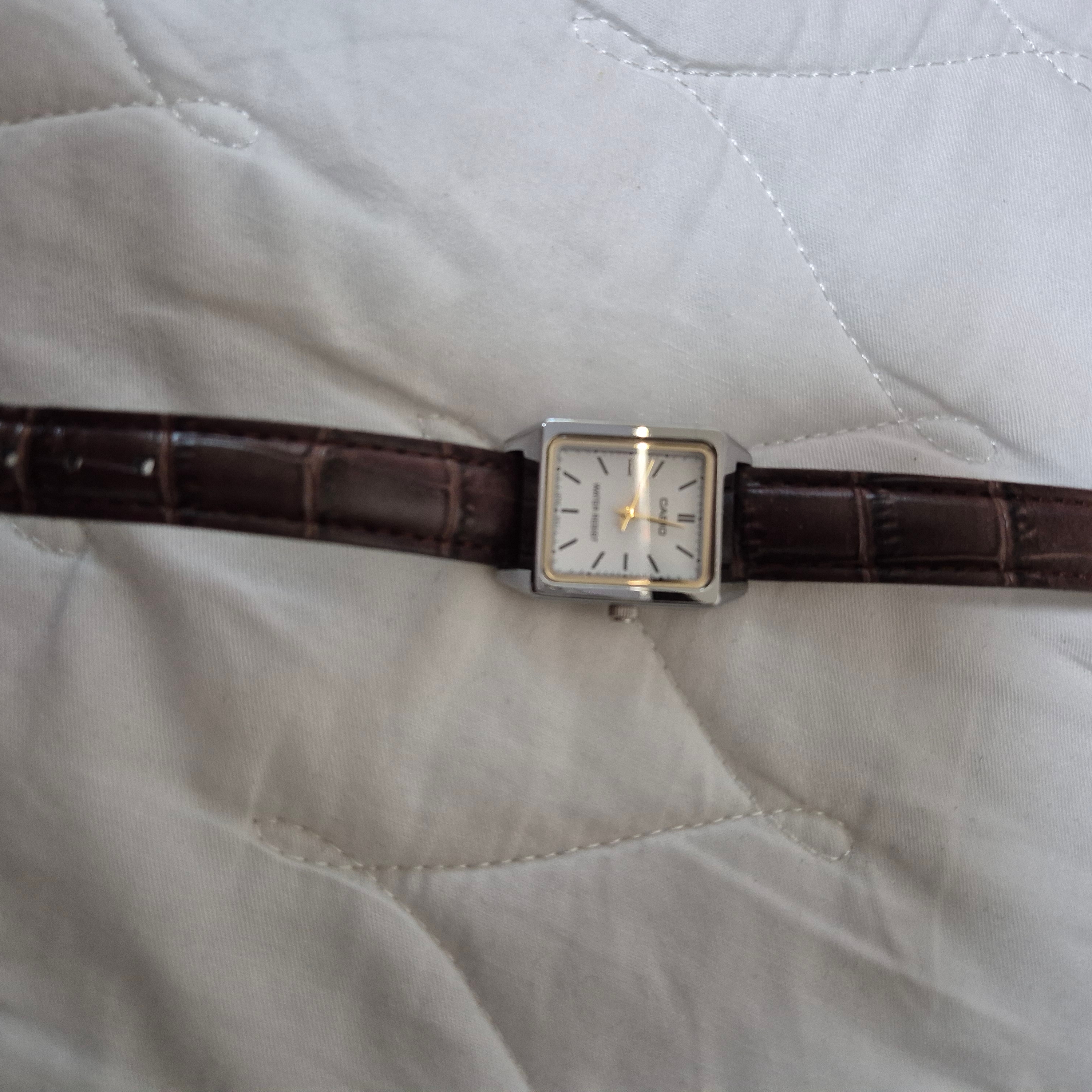 Casio LTP-V007L-9B 착용 스타일