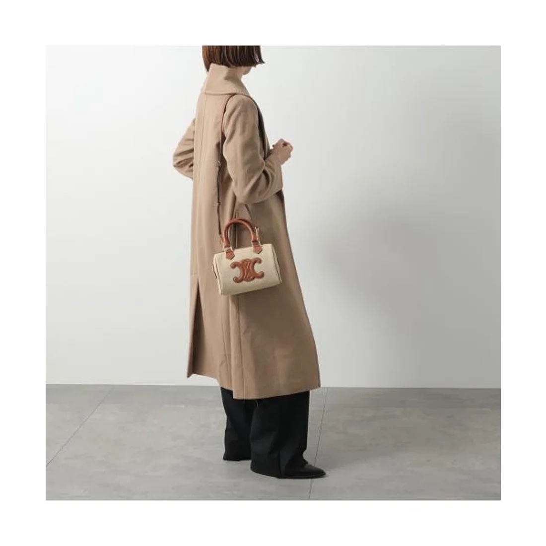 Celine Small Boston Cuir Triomphe in Textile and Calfskin Natural Tan 착용 스타일 - 2