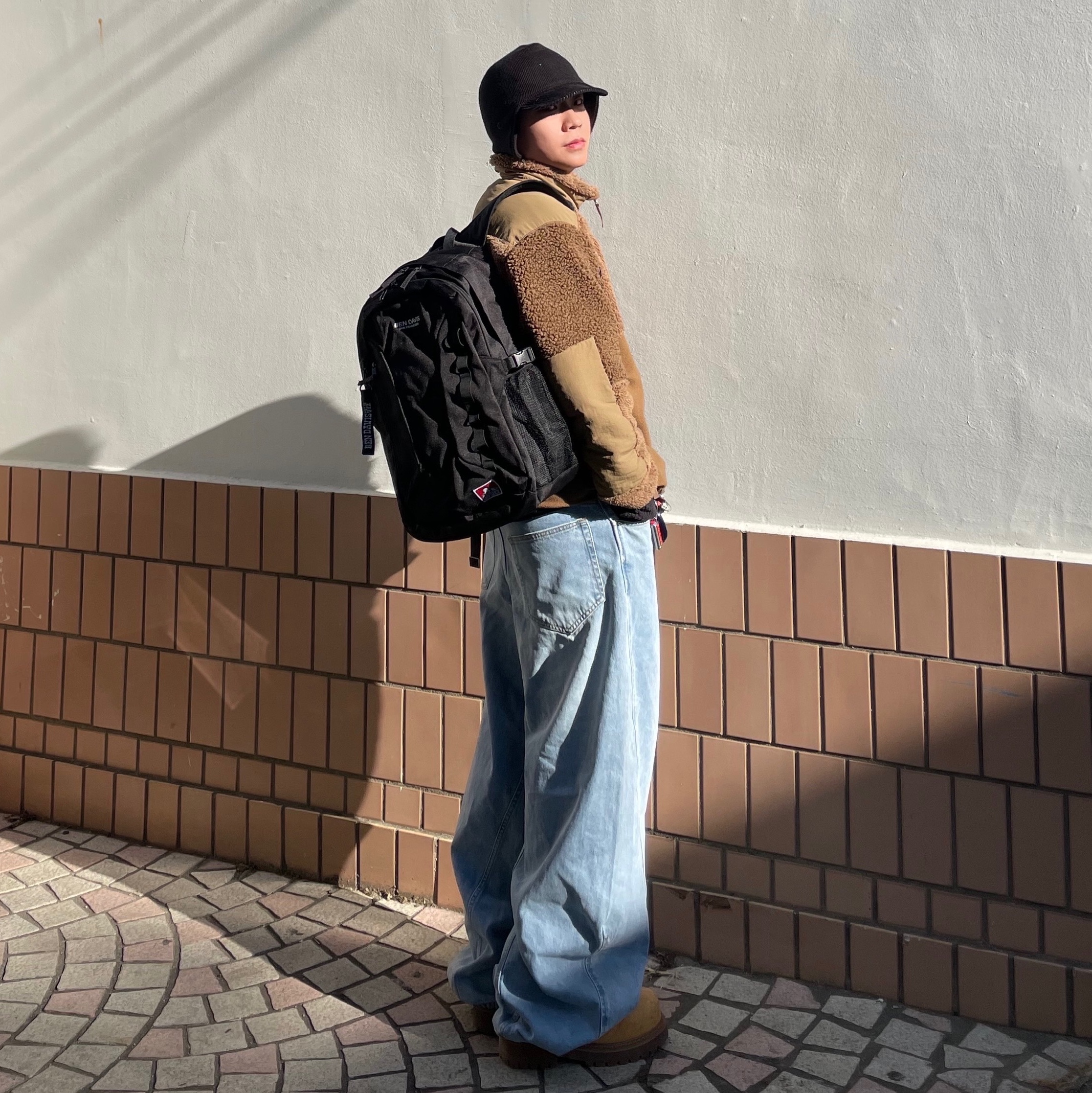 Ben Davis Original Gadget Daypack 30L Black 착용 스타일 - 1