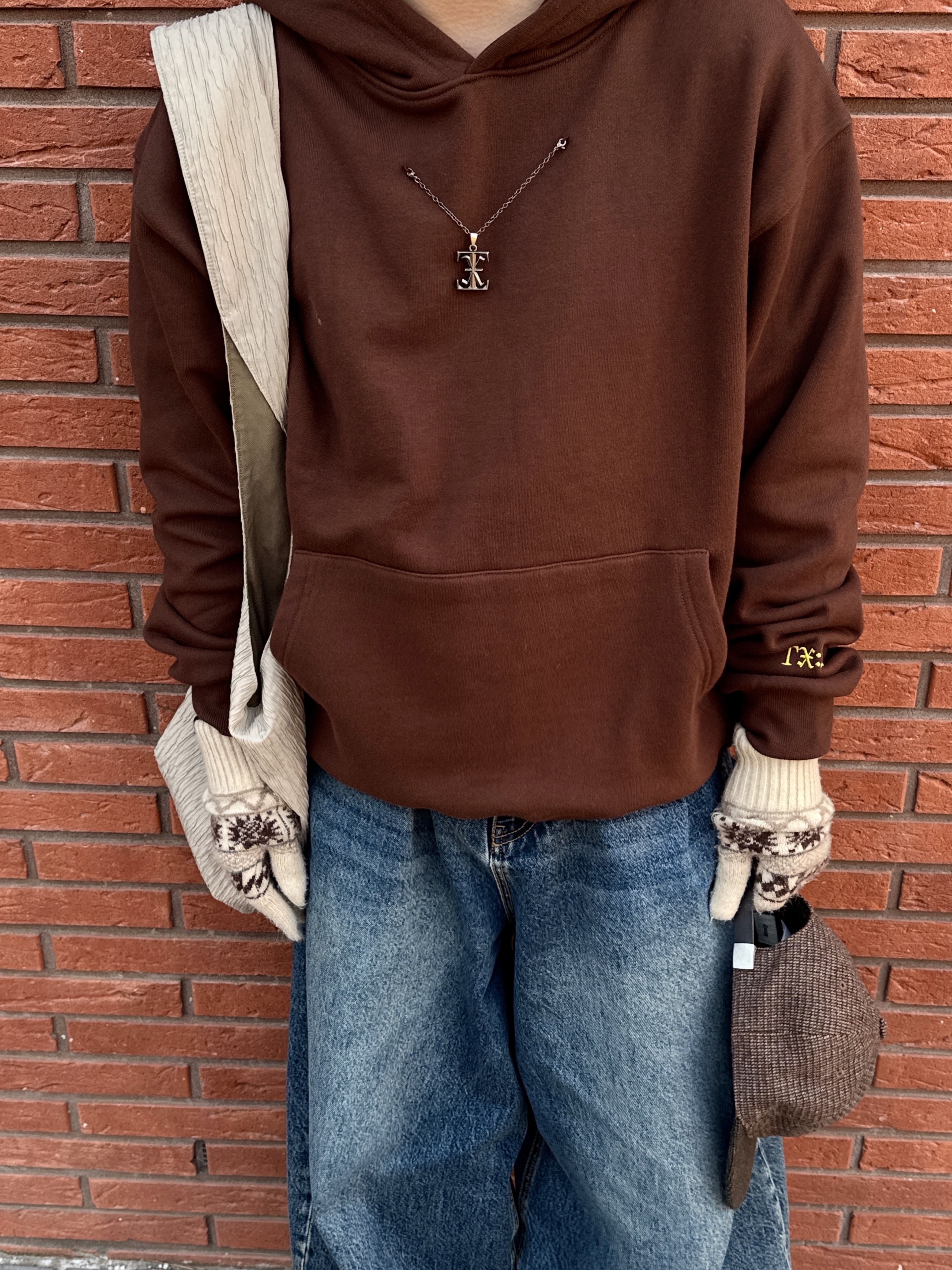 Adidas x Wales Bonner SL 72 Knit Brown, Human Made Military Card Case Black 착용 스타일 - 4