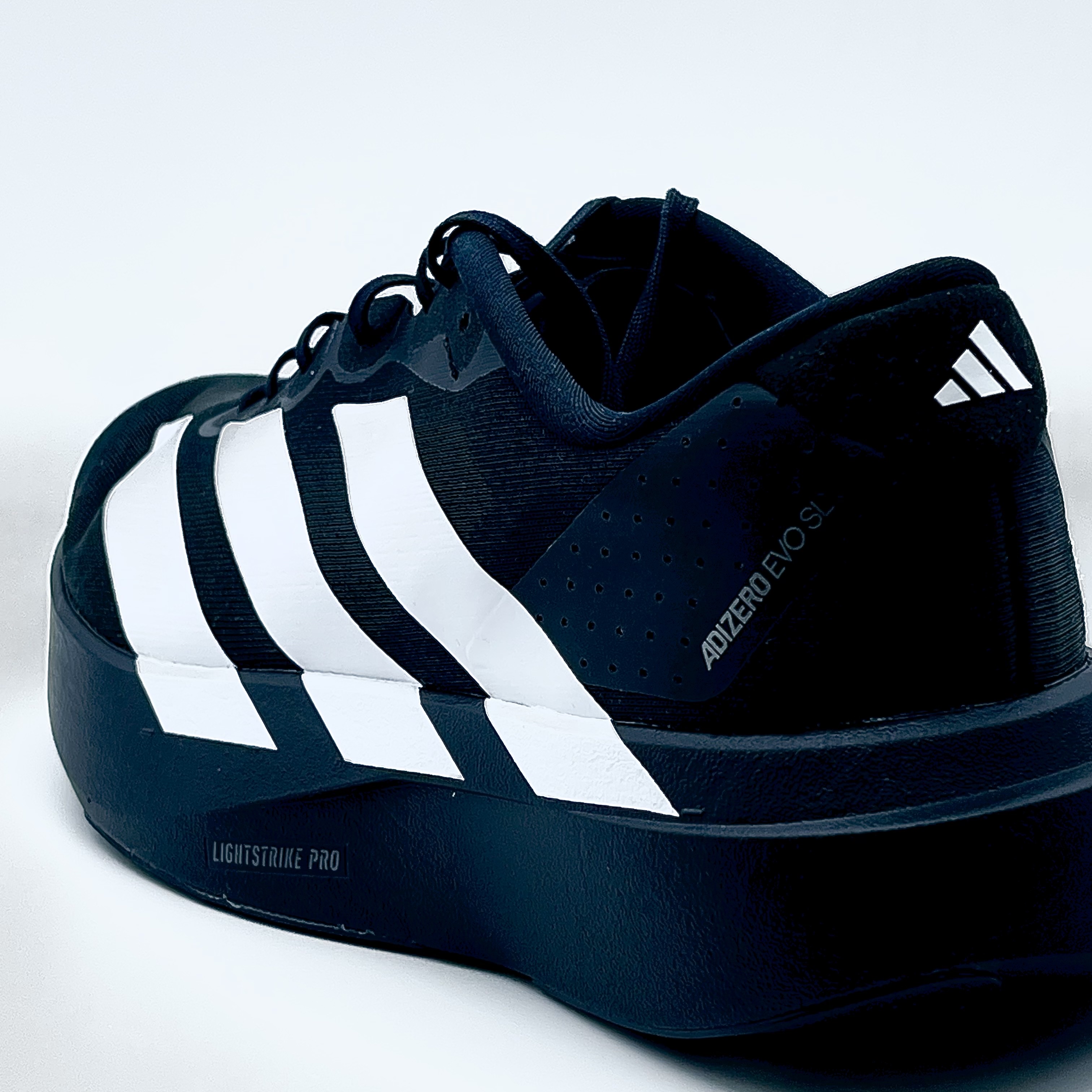 Adidas Adizero EVO SL Core Black Cloud White 착용 스타일 - 6