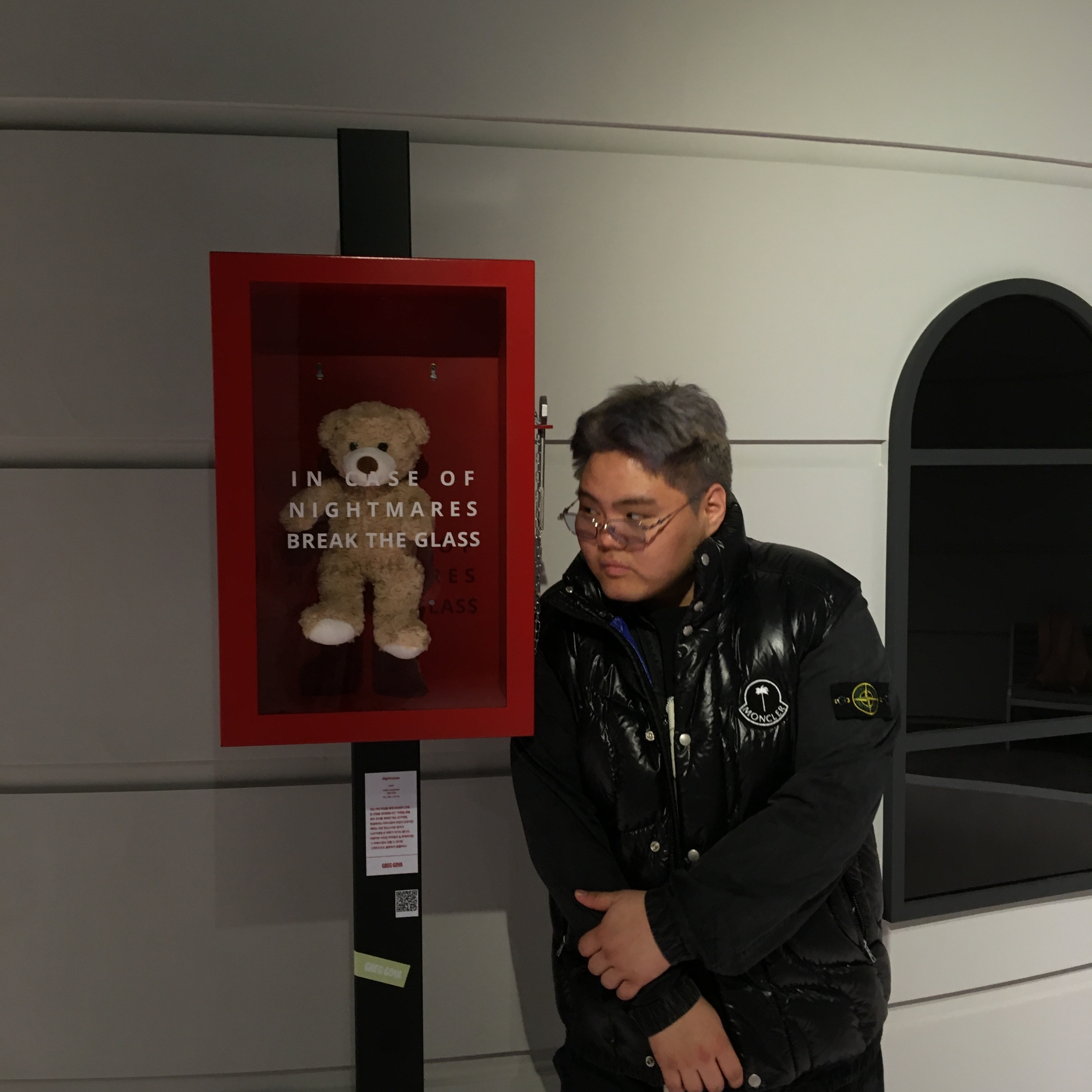 Moncler x Palm Angels Gwenyth Padded Vest Black - 24FW, Stone Island 102WN Brushed Organic Cotton Overshirt Black - 23FW 착용 스타일 - 1