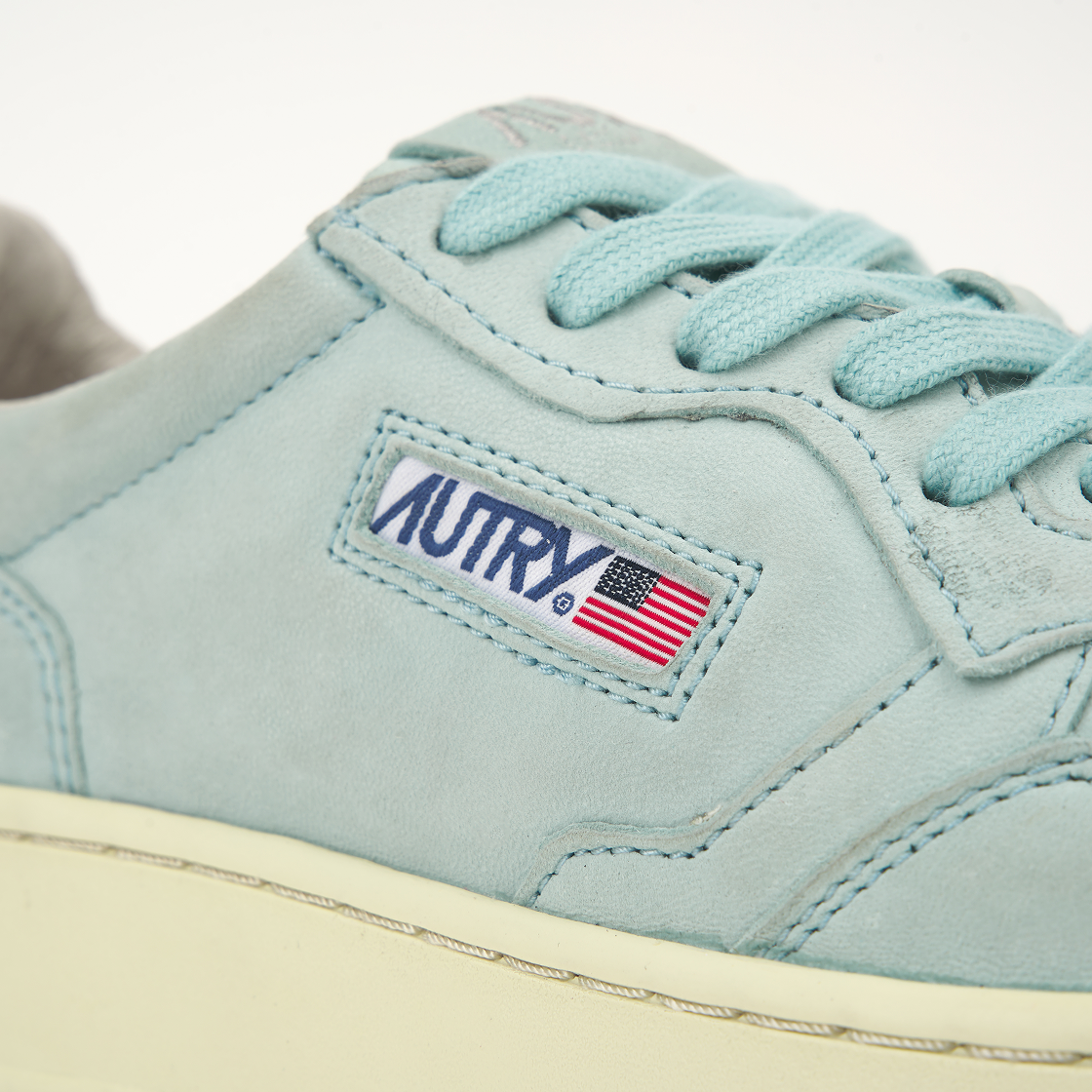 (W) 오트리 메달리스트 로우 고트스킨 스니커즈 라이트 블루((W) Autry Medalist Low Goatskin Sneakers Light Blue) - 7