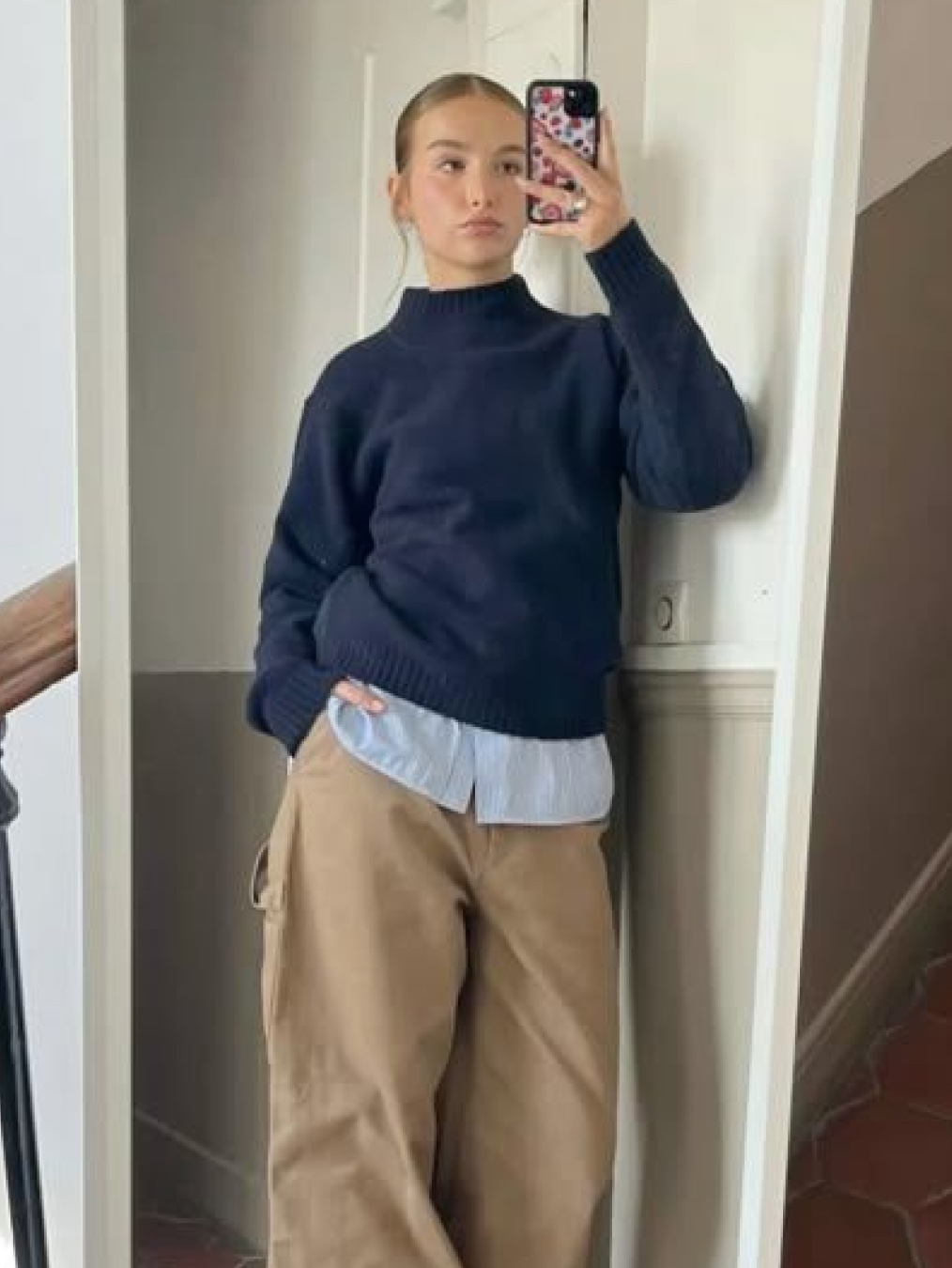 Millo Archive Crop Silhouette Vneck Knit Red, Uniqlo Souffle Yarn Crewneck Sweater Blue - JP 착용 스타일 - 9
